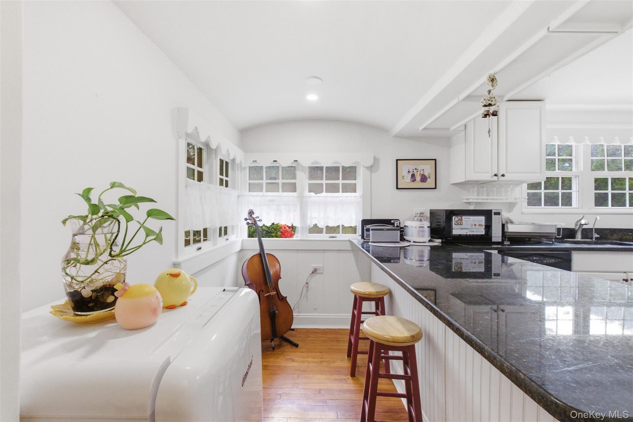 47 Onderdonk Avenue Property Photo 10