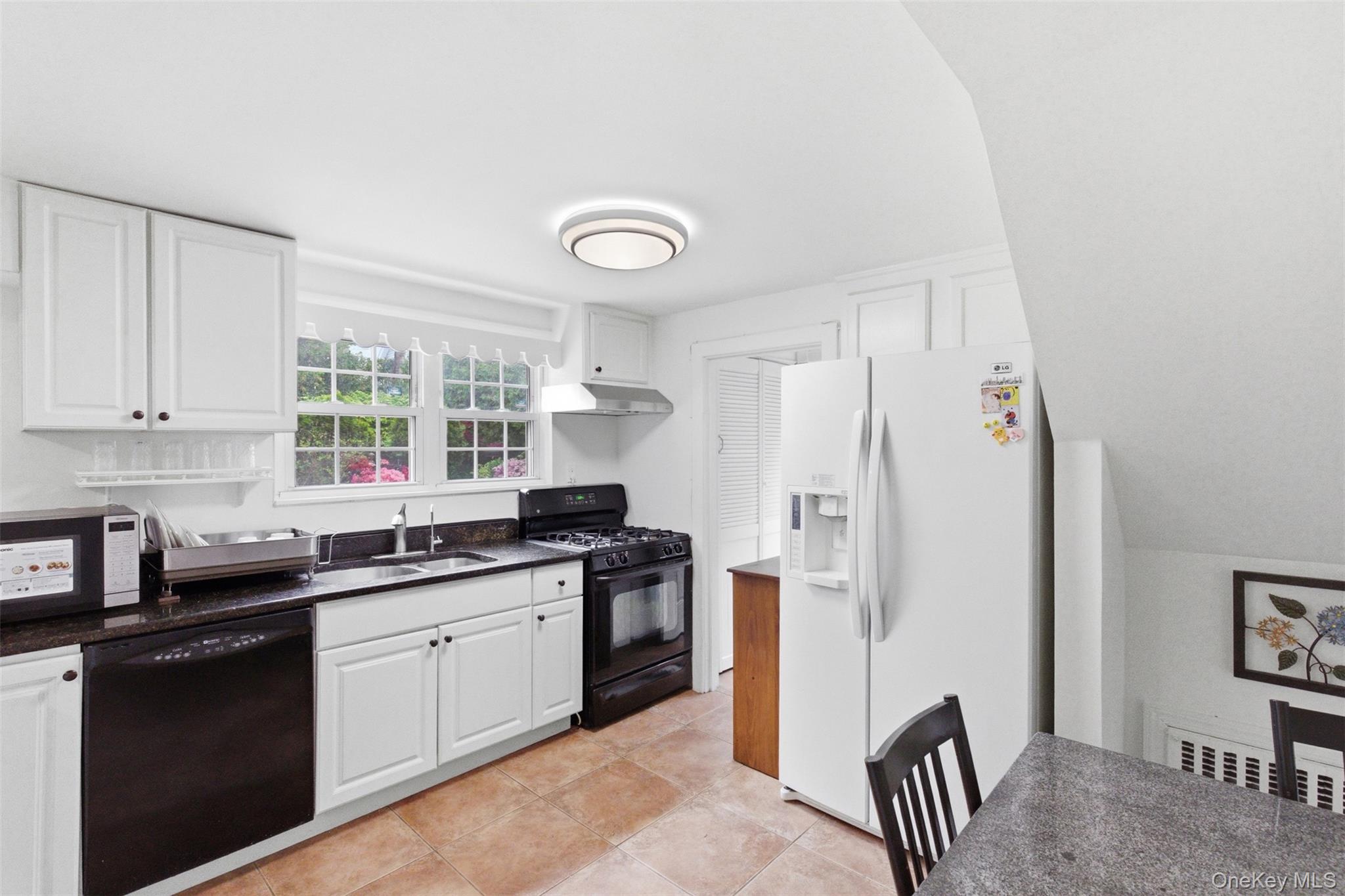 47 Onderdonk Avenue Property Photo 13