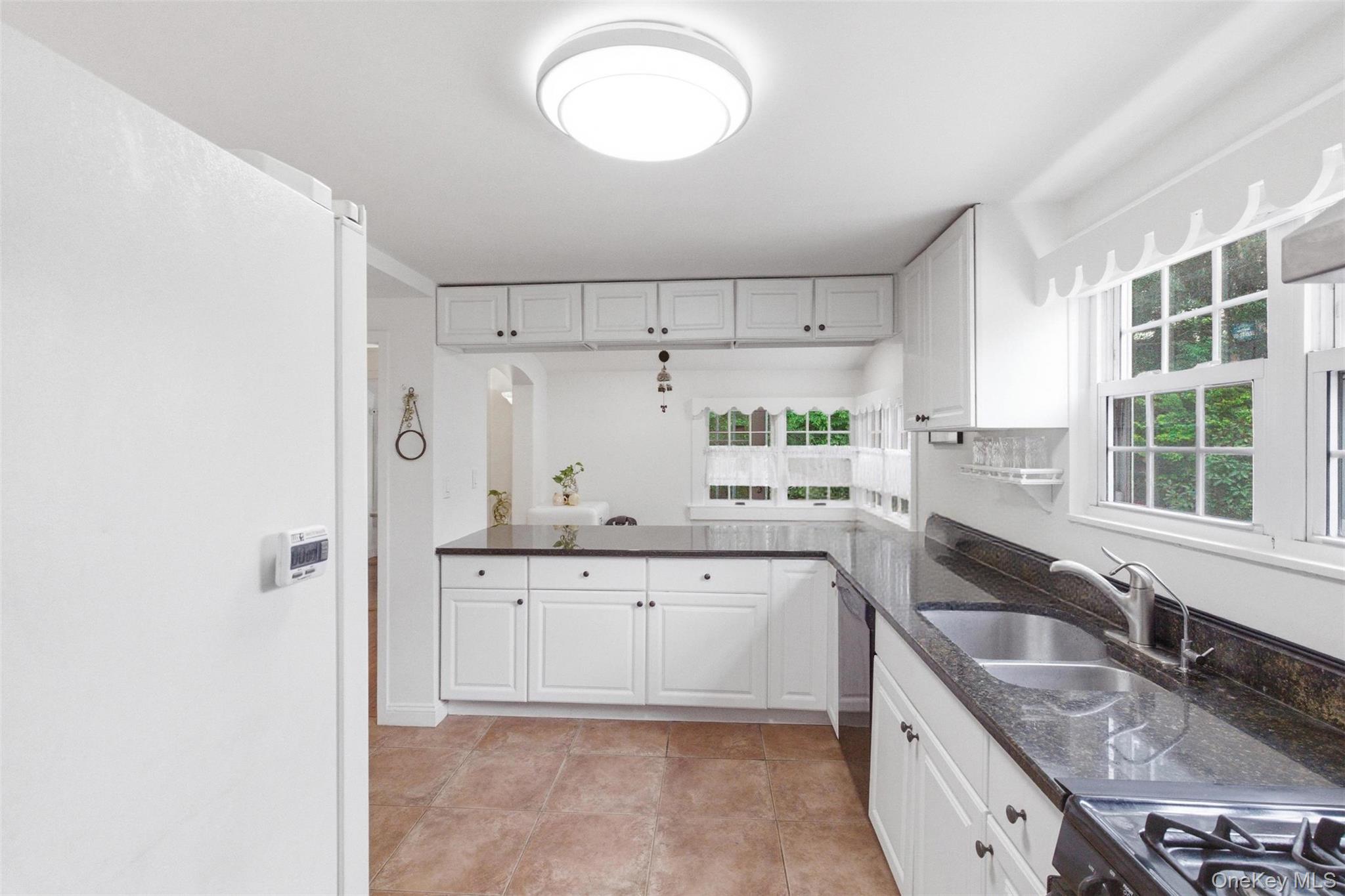 47 Onderdonk Avenue Property Photo 14