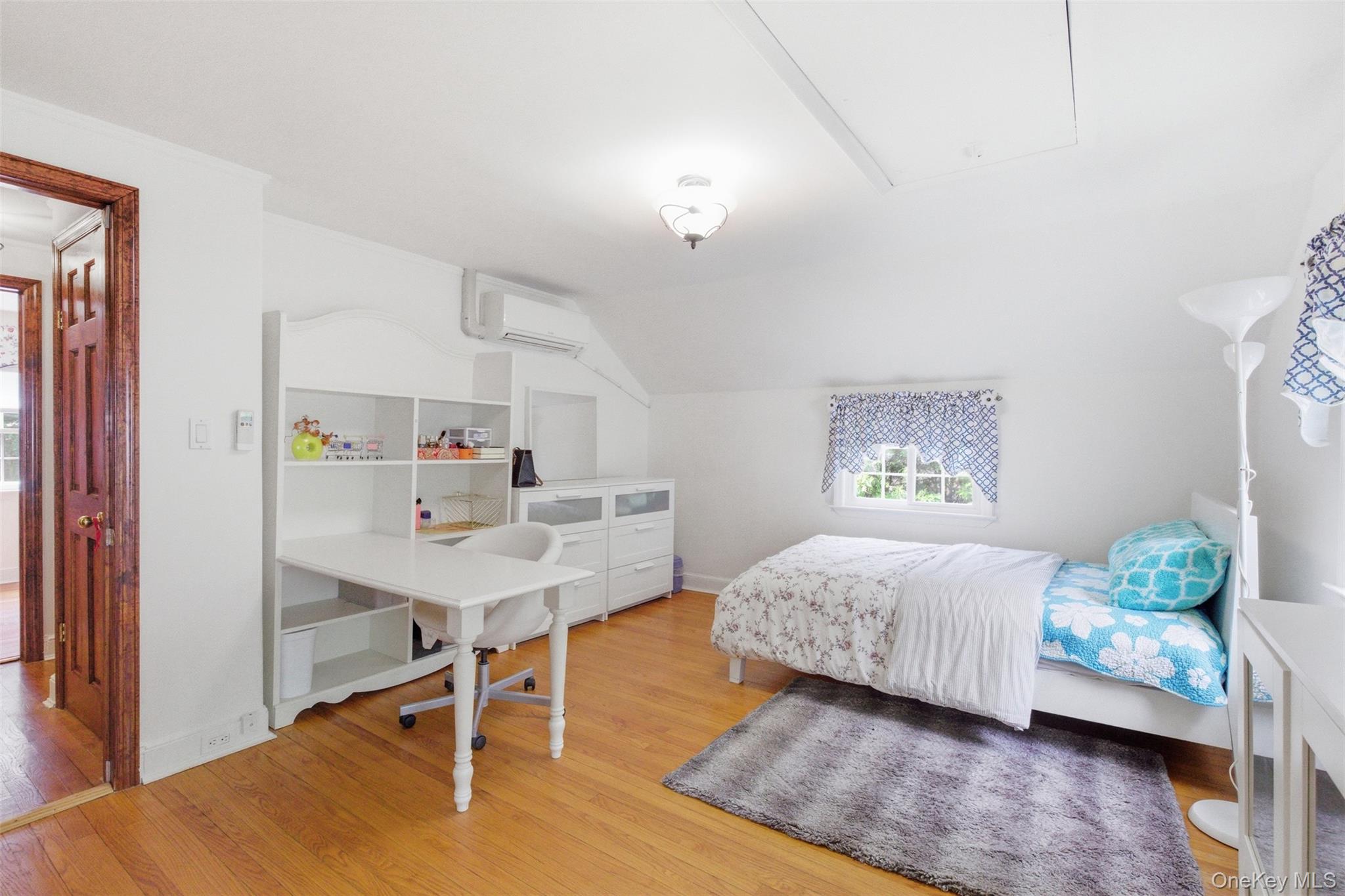 47 Onderdonk Avenue Property Photo 21