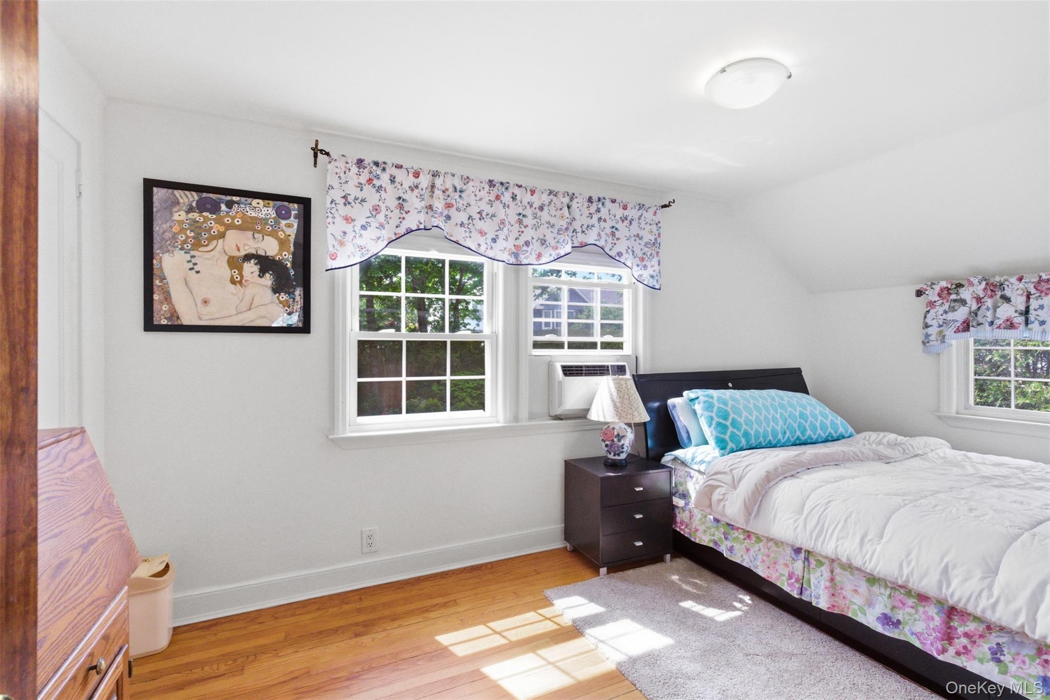 47 Onderdonk Avenue Property Photo 25