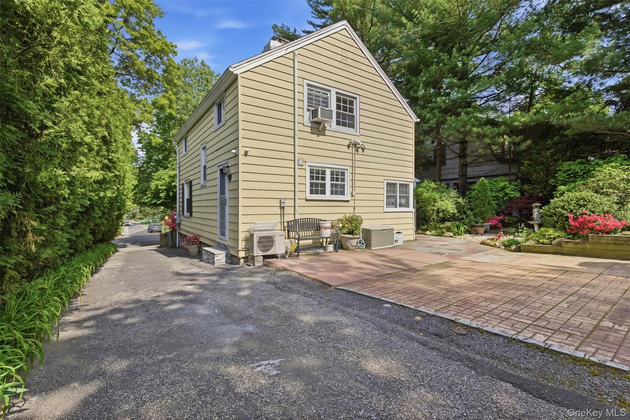 47 Onderdonk Avenue Property Photo 35