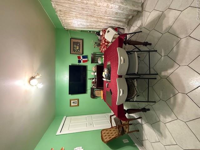 2355 Tiebout Avenue Property Photo 6