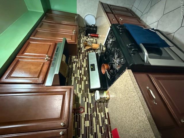 2355 Tiebout Avenue Property Photo 10