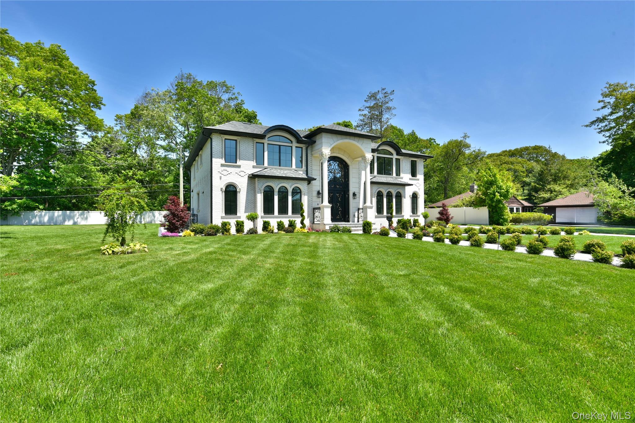 33 Parkway Drive Property Photo 3