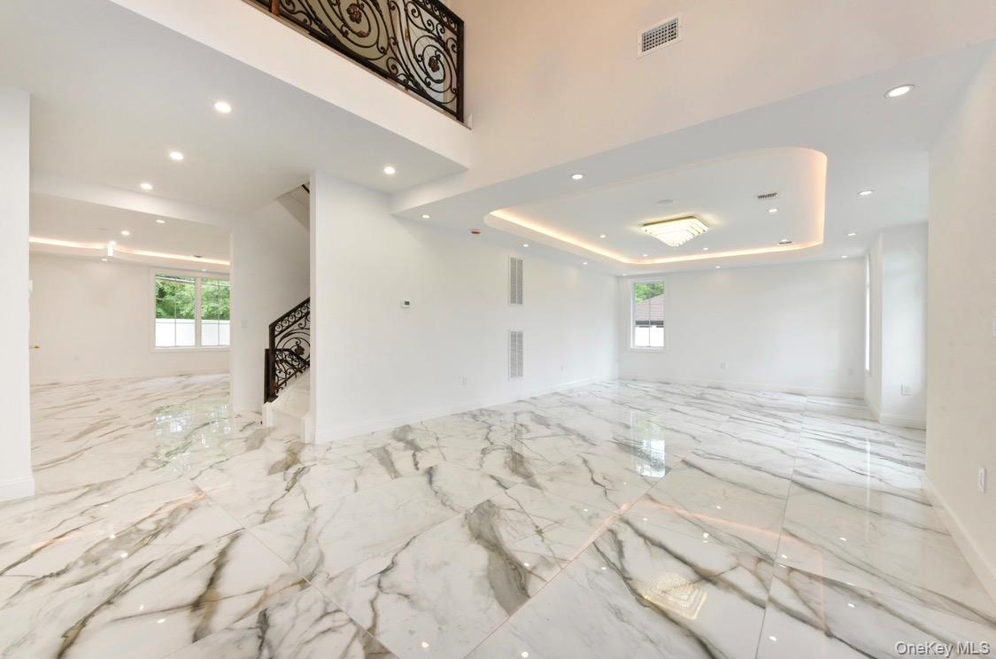 33 Parkway Drive Property Photo 7