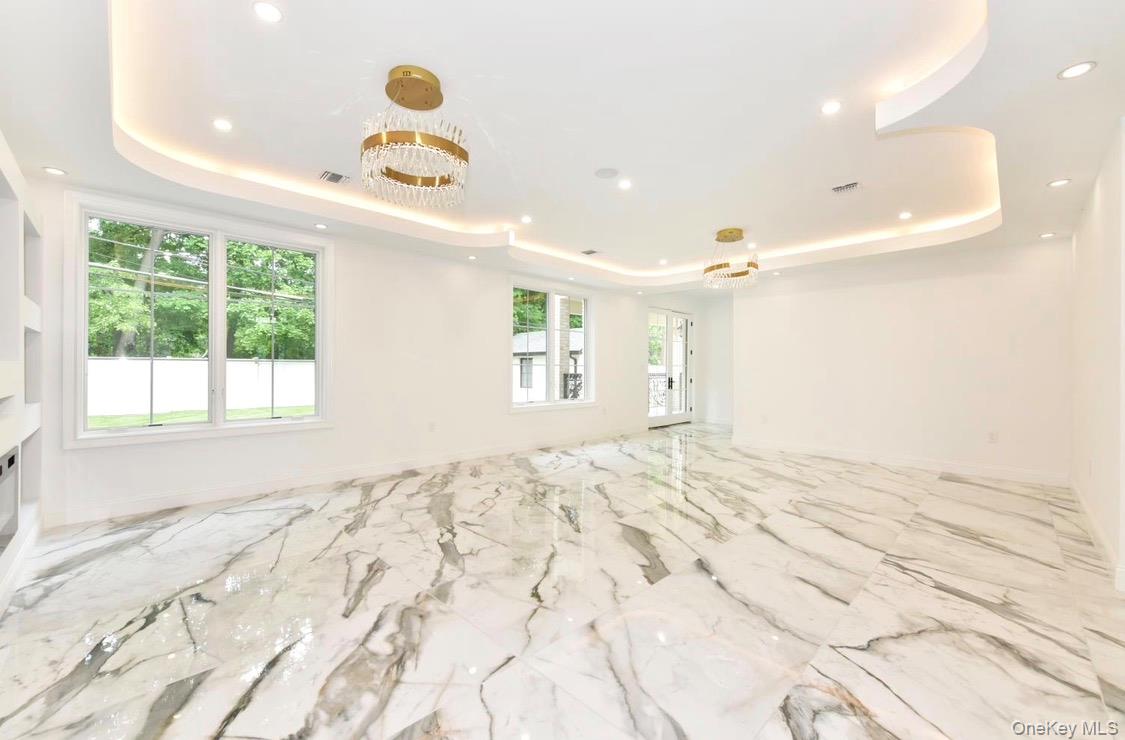 33 Parkway Drive Property Photo 11