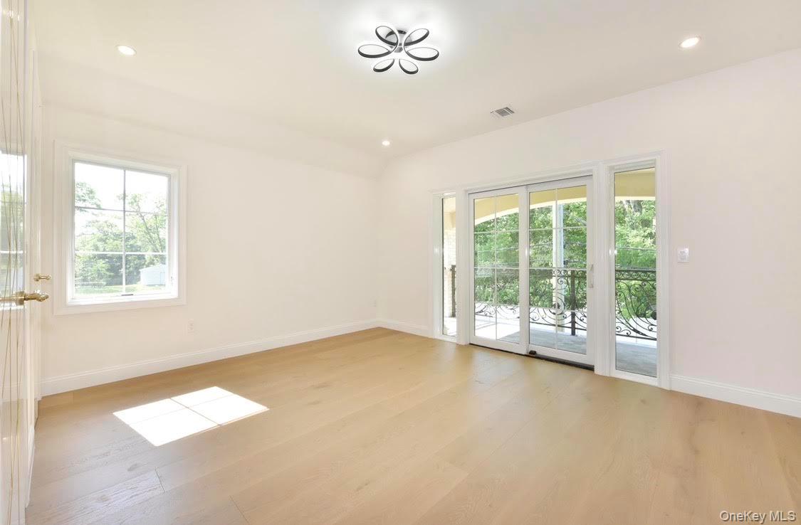 33 Parkway Drive Property Photo 31