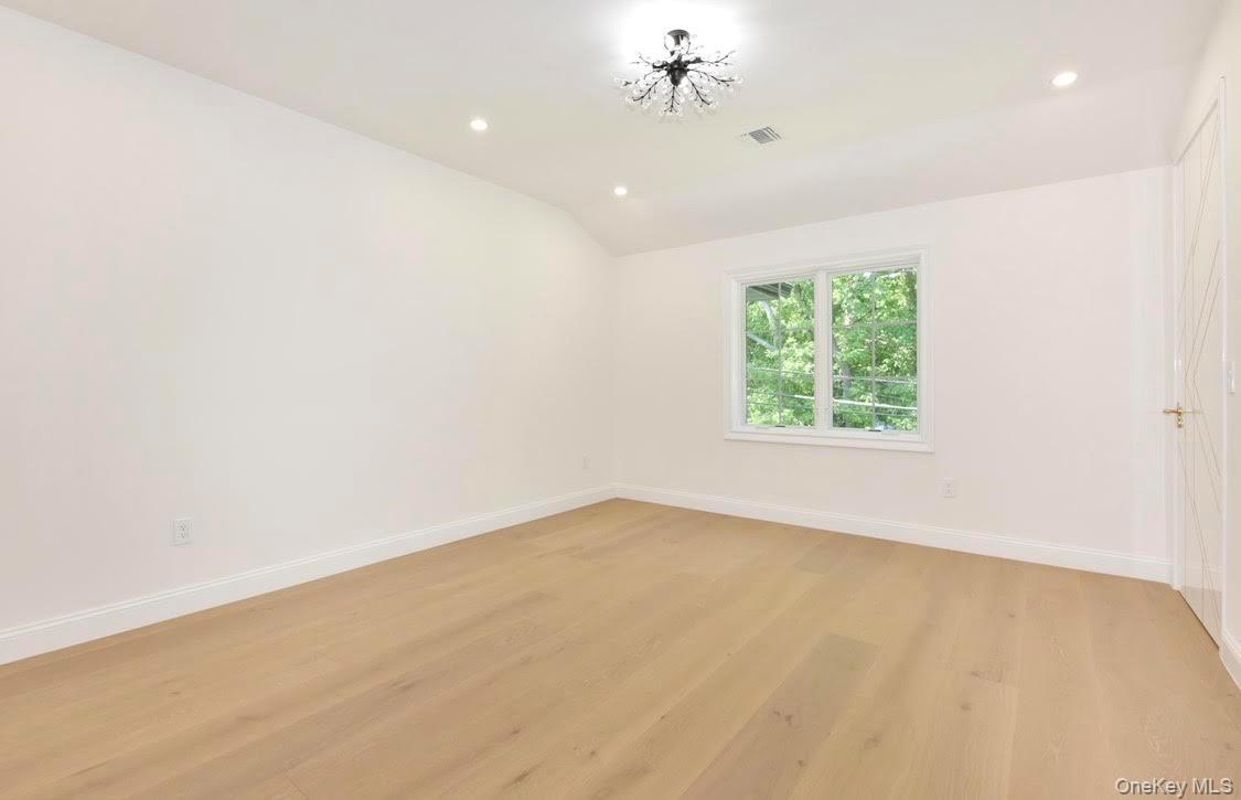 33 Parkway Drive Property Photo 38