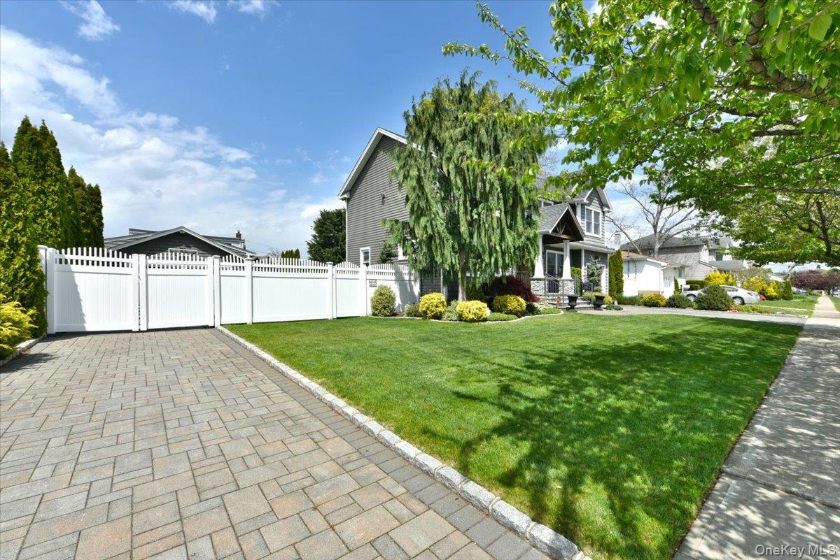 129 Commonwealth Avenue Property Photo 3