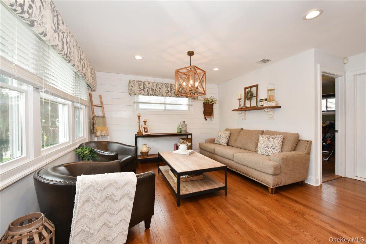 129 Commonwealth Avenue Property Photo 9