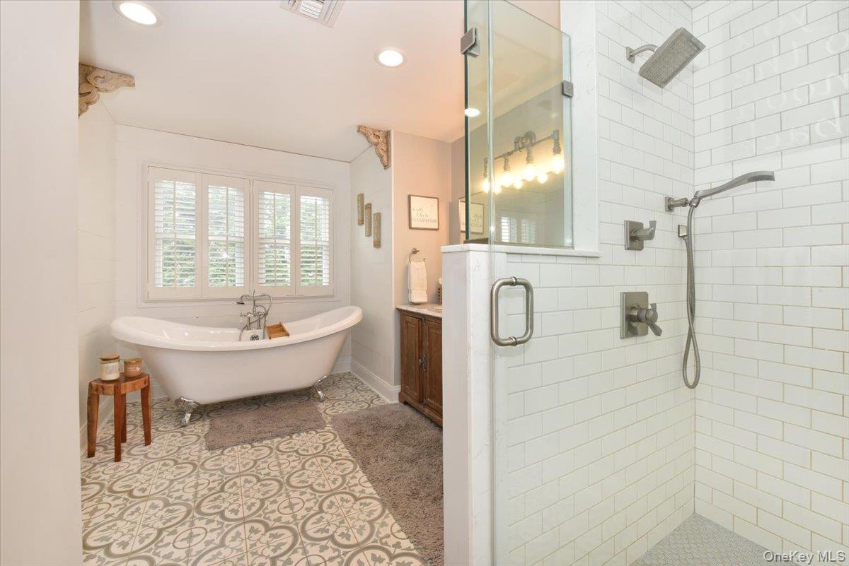 129 Commonwealth Avenue Property Photo 26