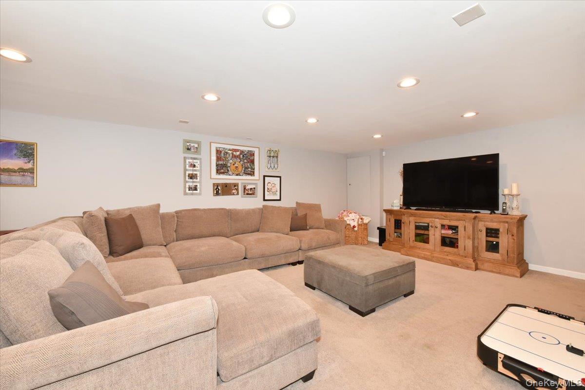 129 Commonwealth Avenue Property Photo 33