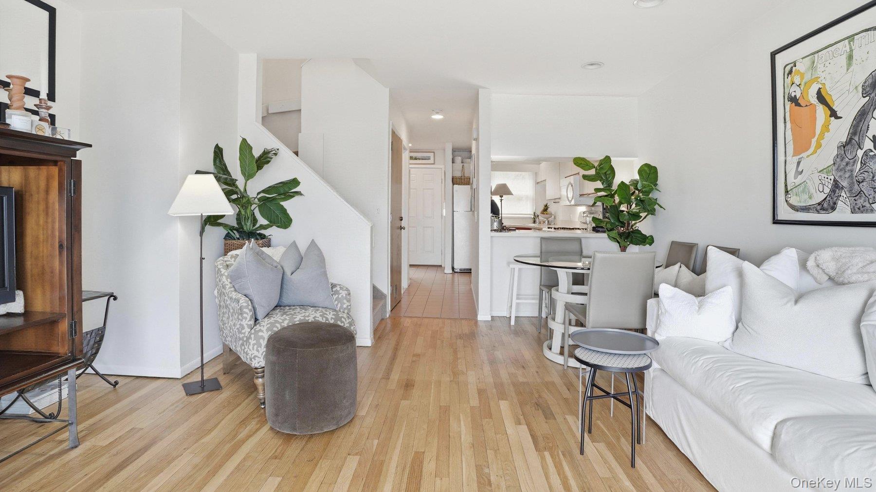49 Canoe Place Road 416 Property Photo 13