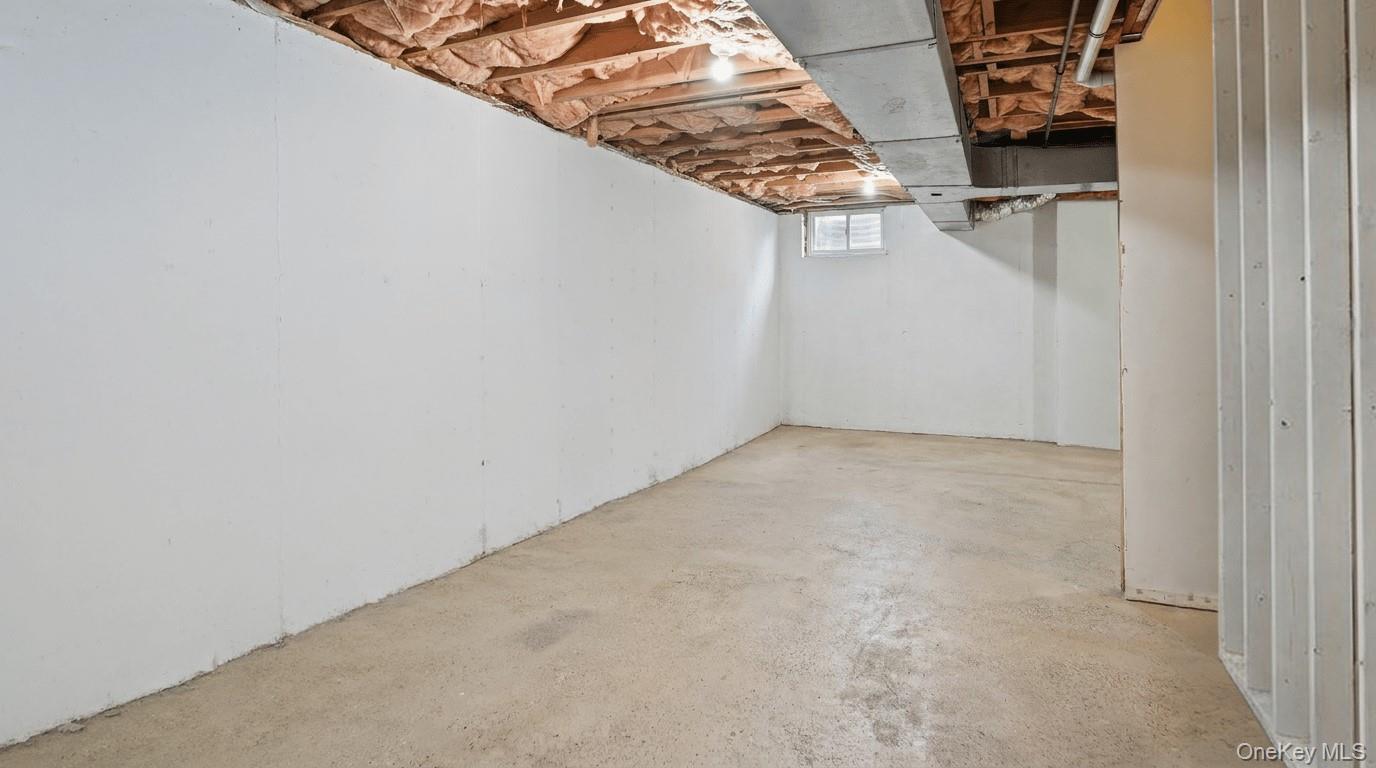 49 Canoe Place Road 416 Property Photo 25