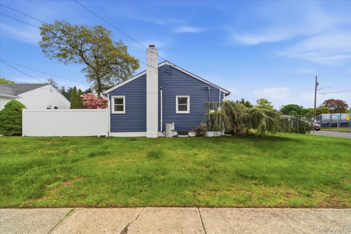 1871 Relyea Drive Property Photo 6