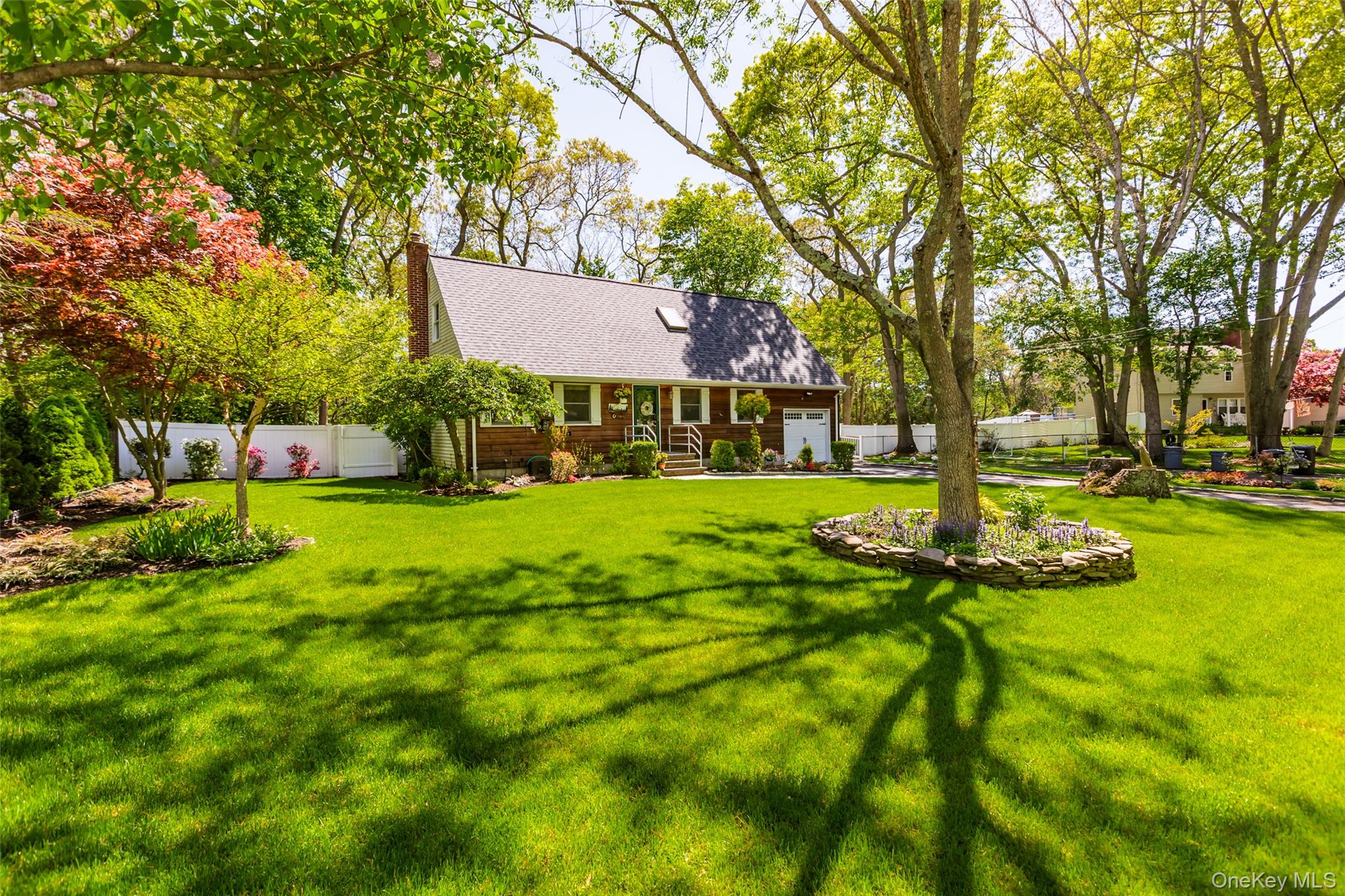 8 Loretta Court Property Photo 1
