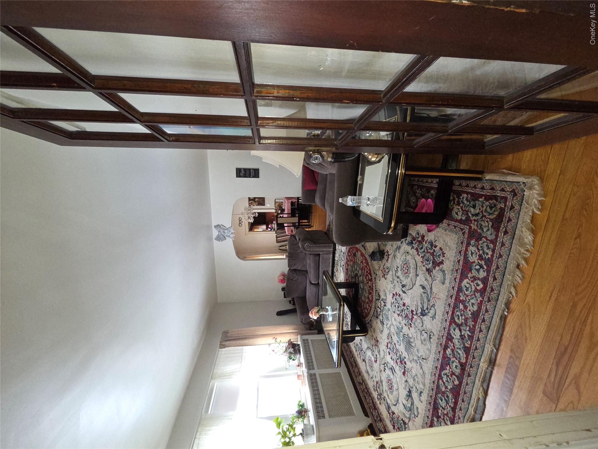 208 S Grand Avenue Property Photo 3