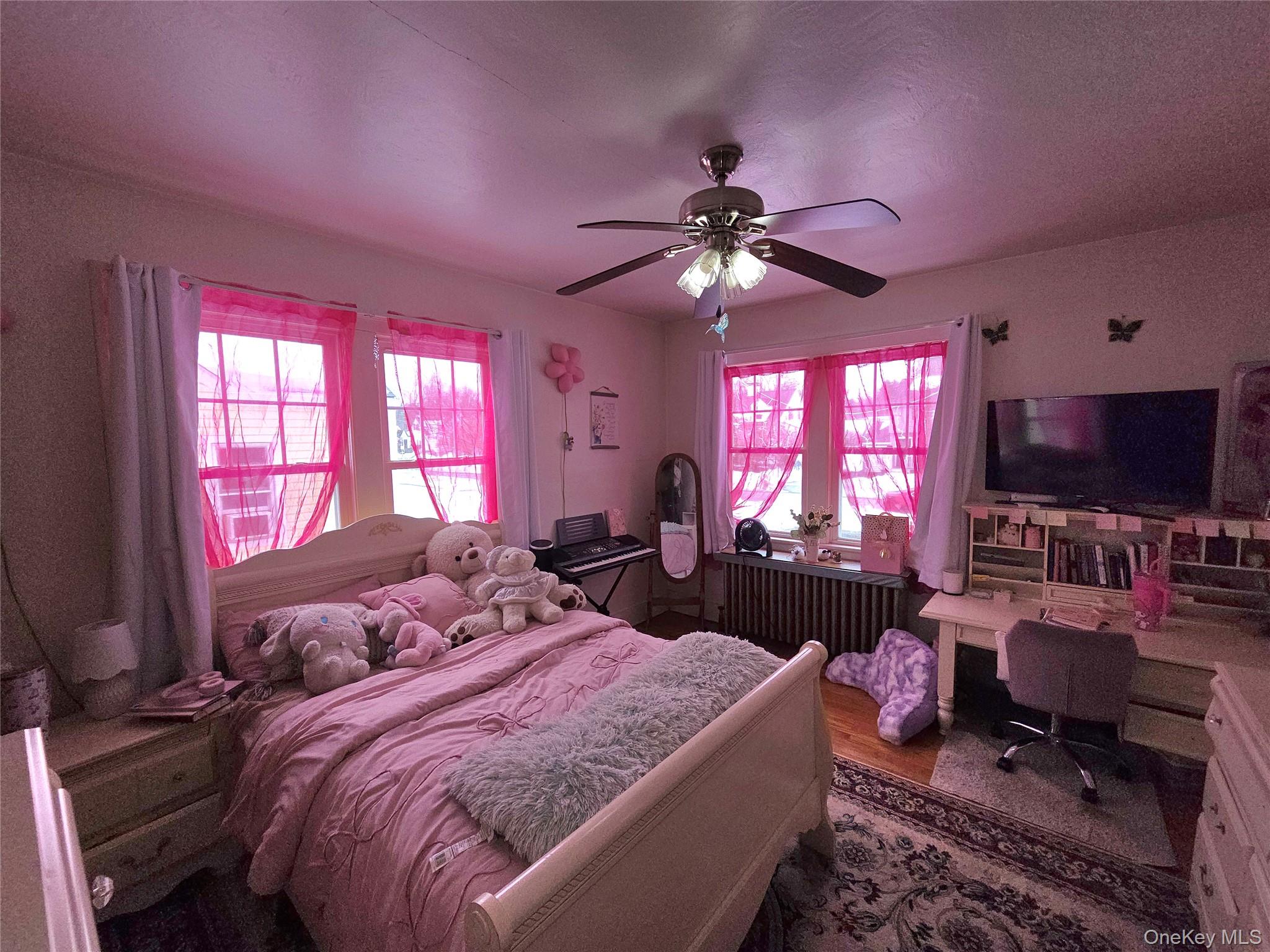 208 S Grand Avenue Property Photo 12