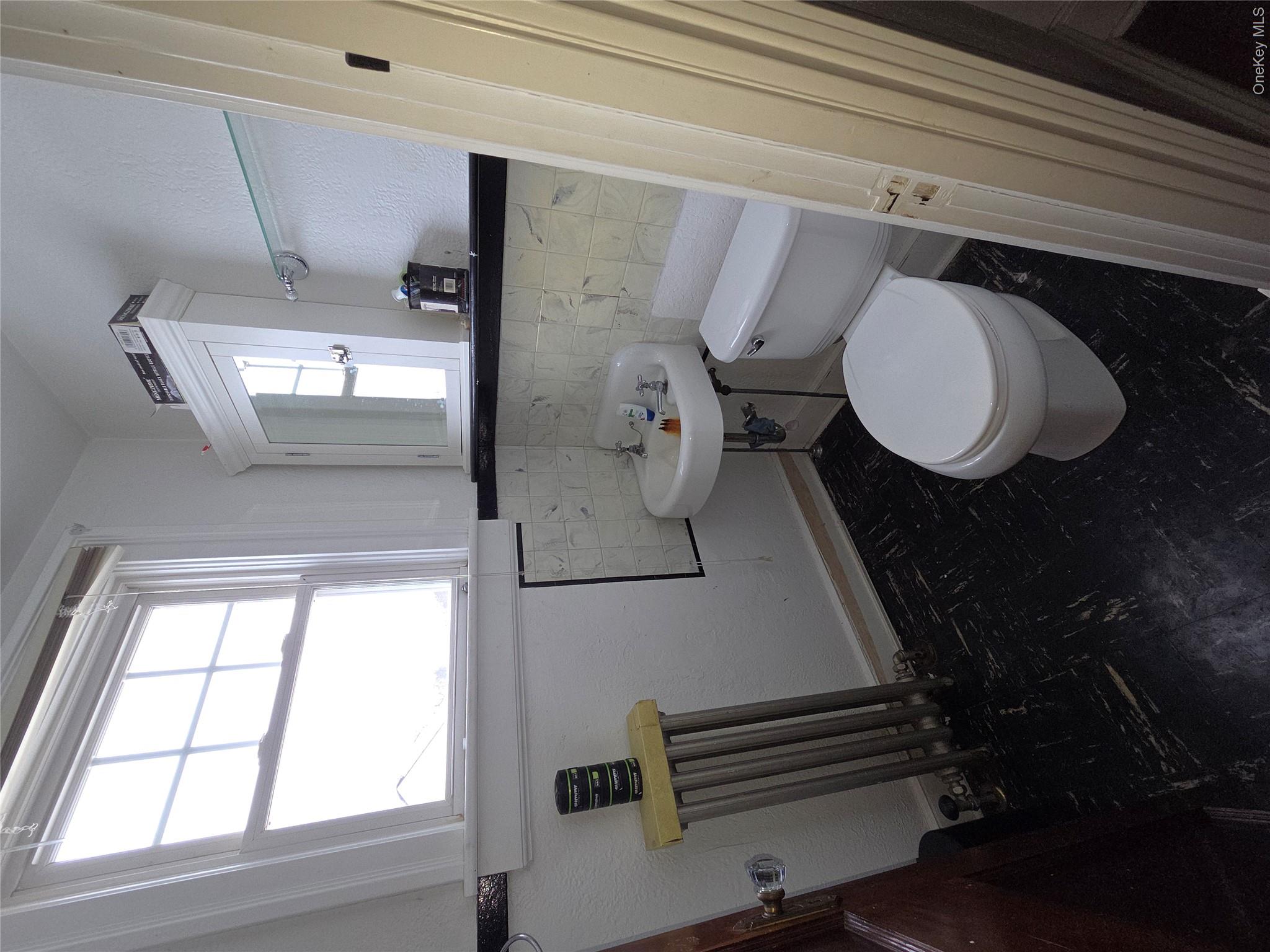 208 S Grand Avenue Property Photo 19