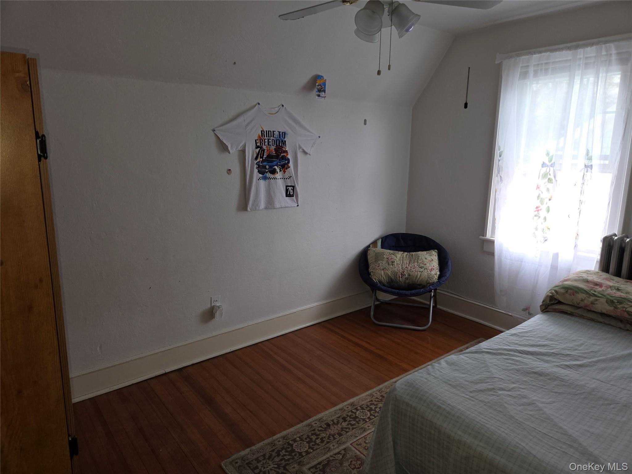208 S Grand Avenue Property Photo 20