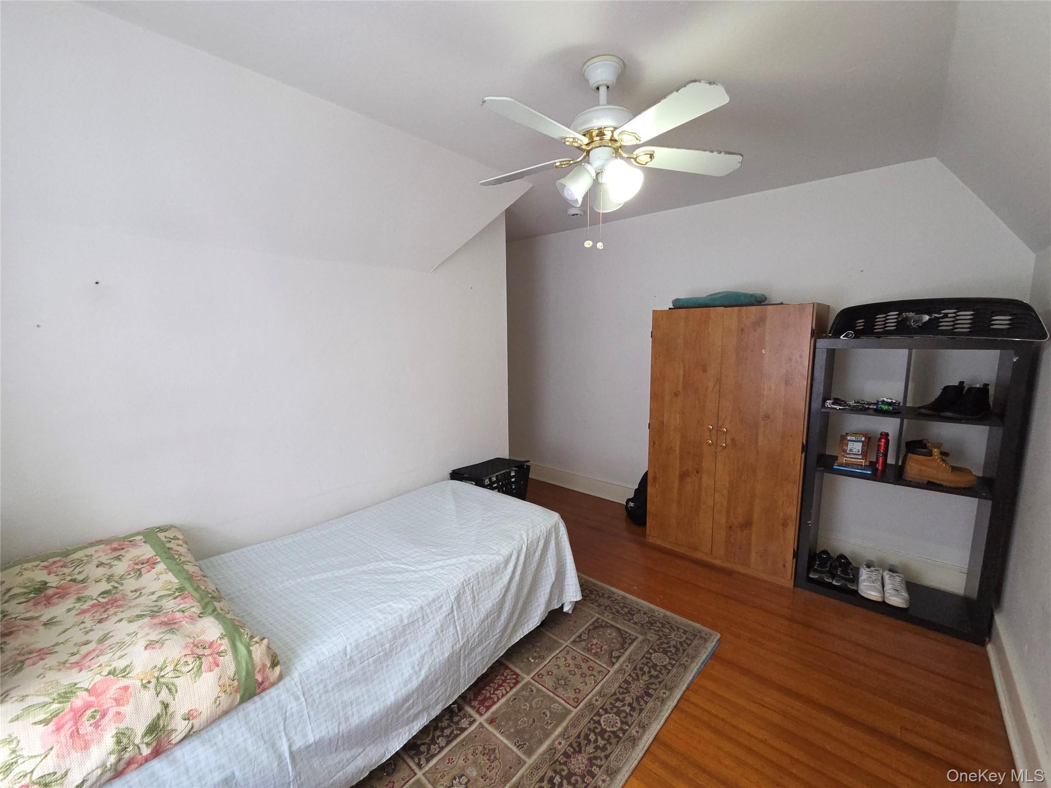 208 S Grand Avenue Property Photo 21