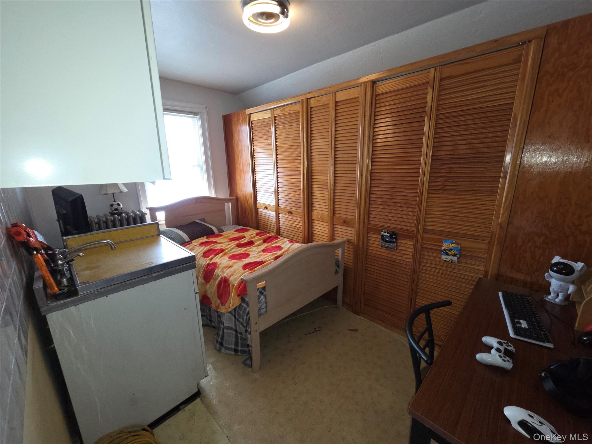 208 S Grand Avenue Property Photo 23