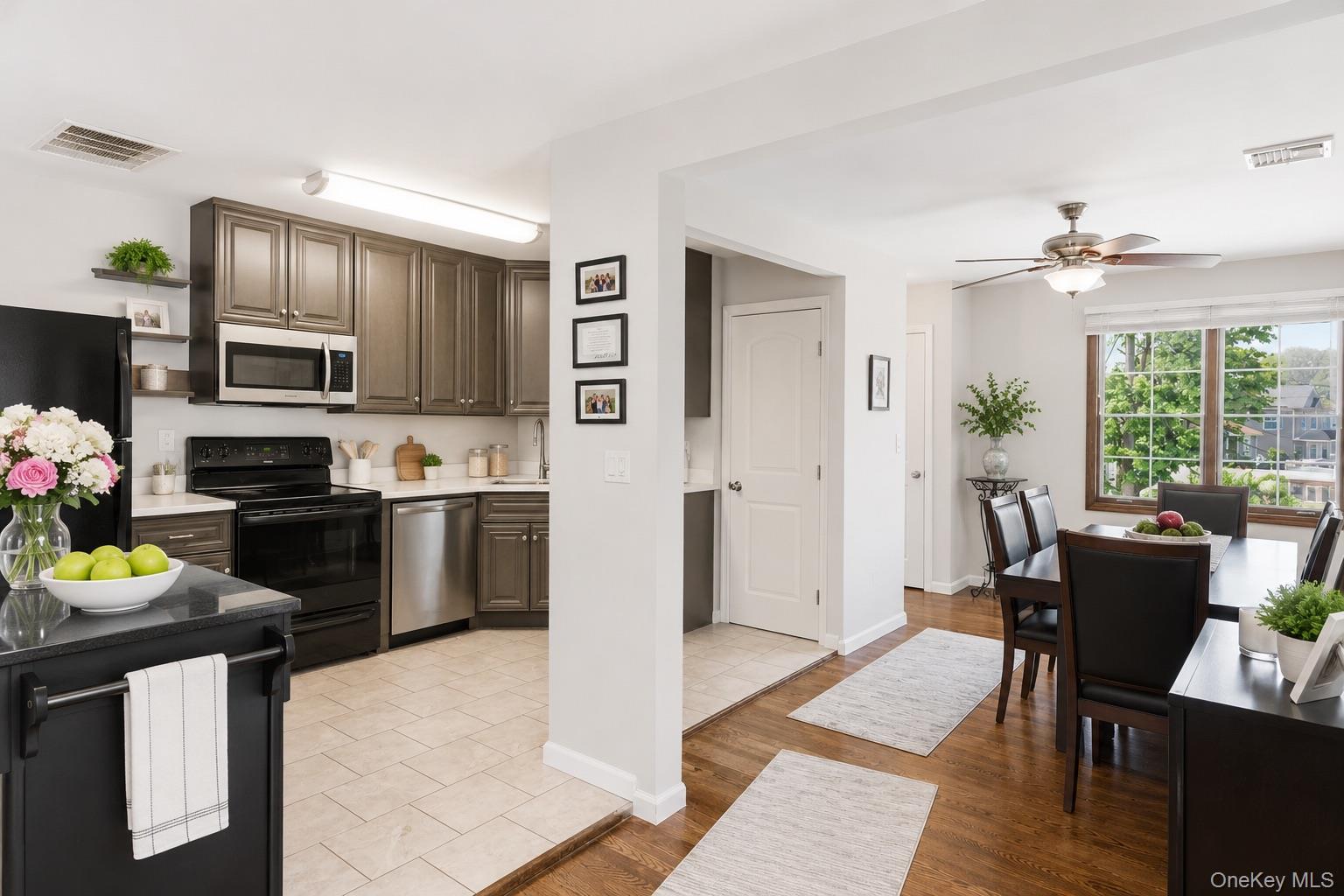 9 Avenue C Property Photo 24