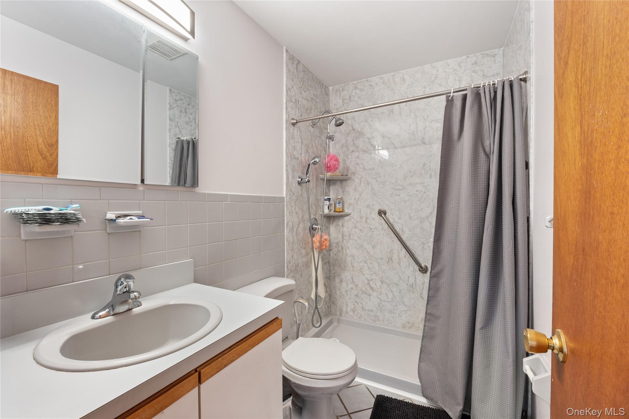 6 Cedar Street Property Photo 9