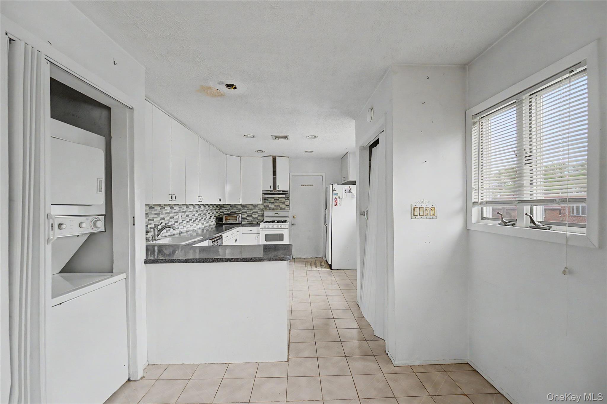 5854 256th Street Property Photo 6