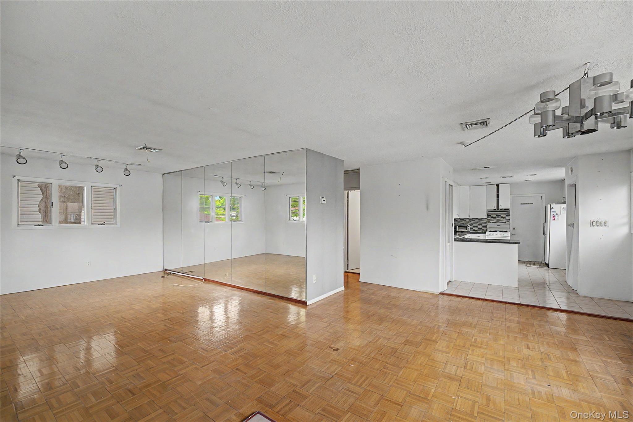 5854 256th Street Property Photo 11