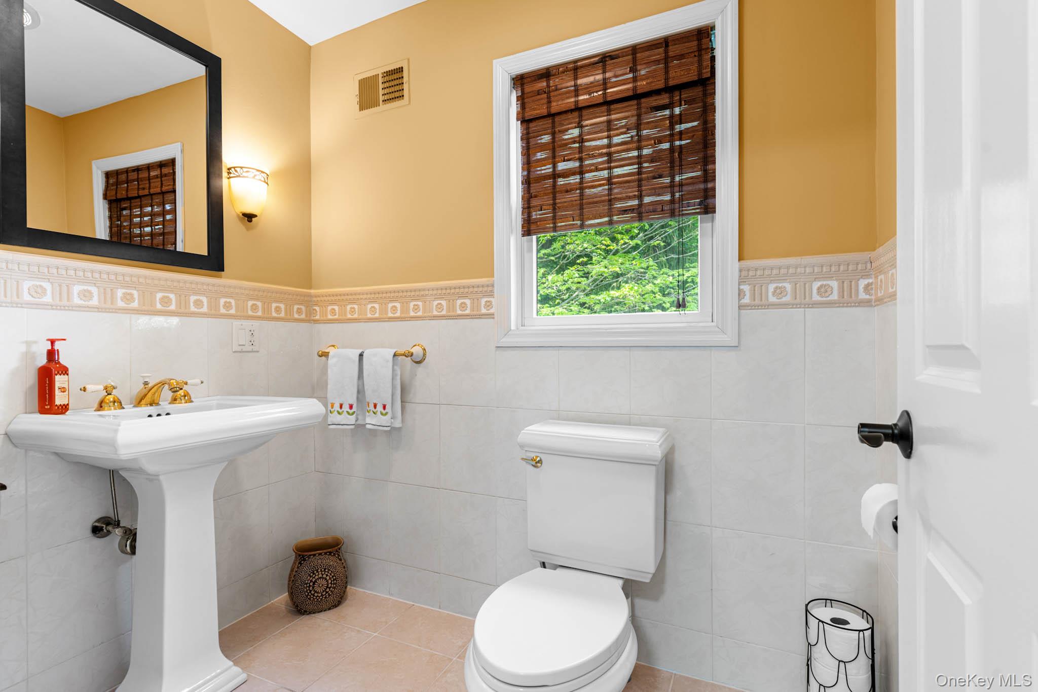 8 Drake Lane Property Photo 25