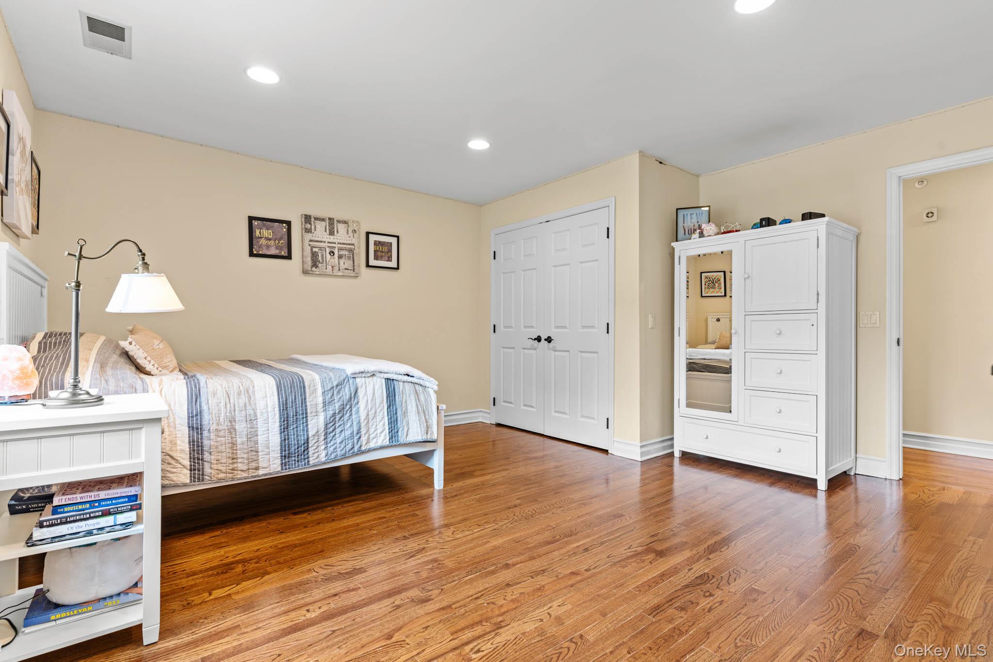 8 Drake Lane Property Photo 37