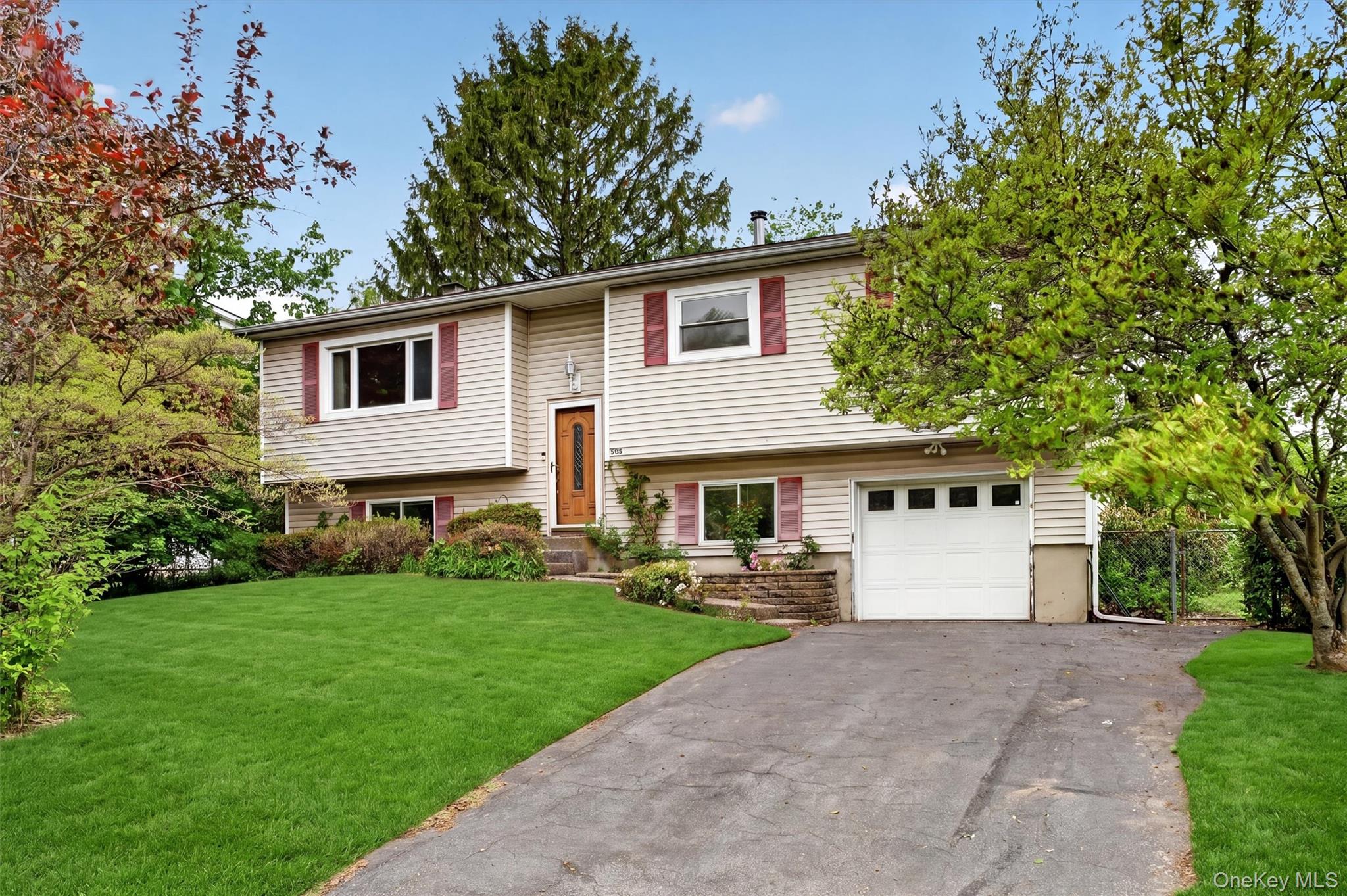 126 Rolling Meadows Road Property Photo 1