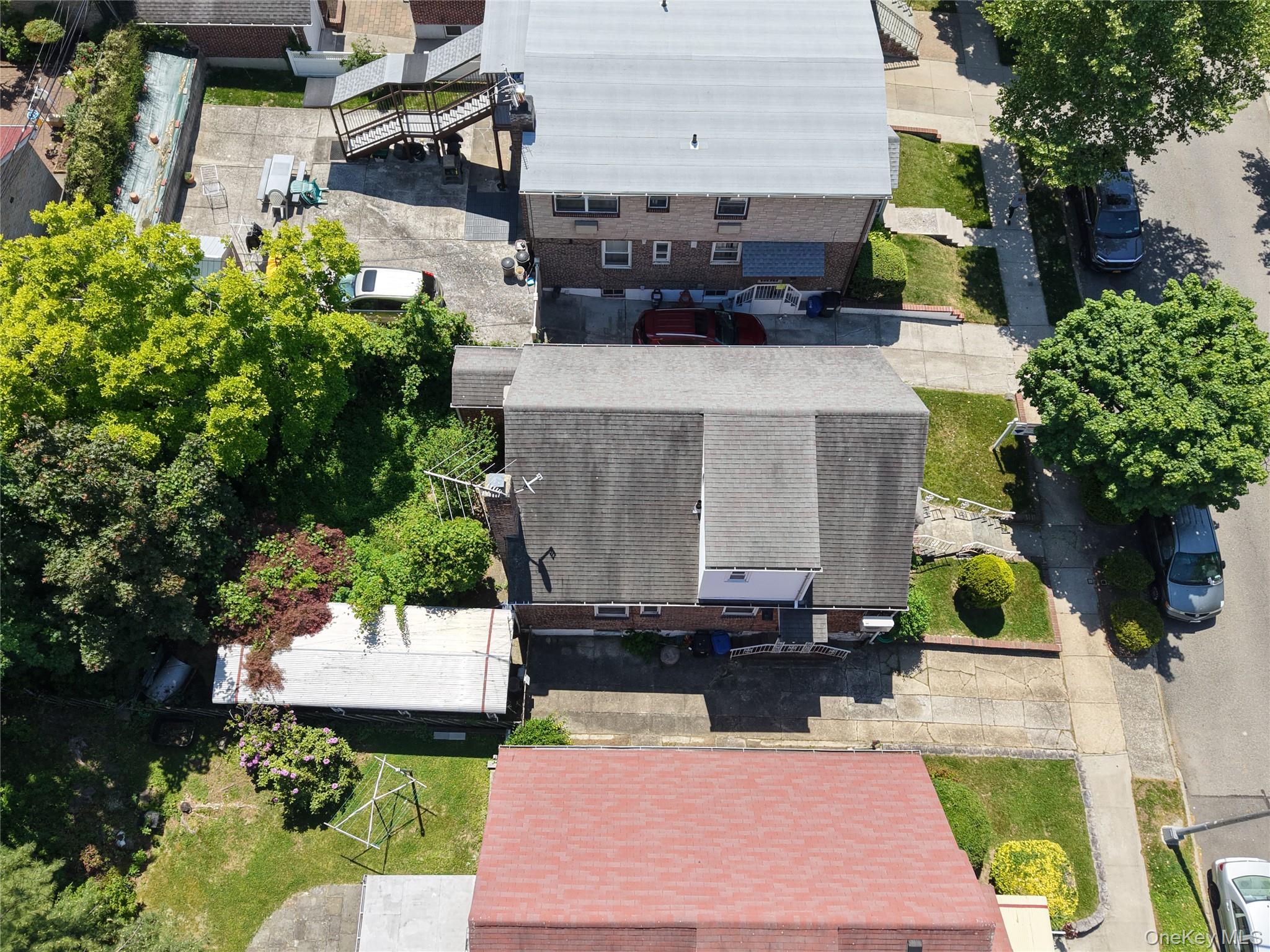 5017 190th Street Property Photo 3