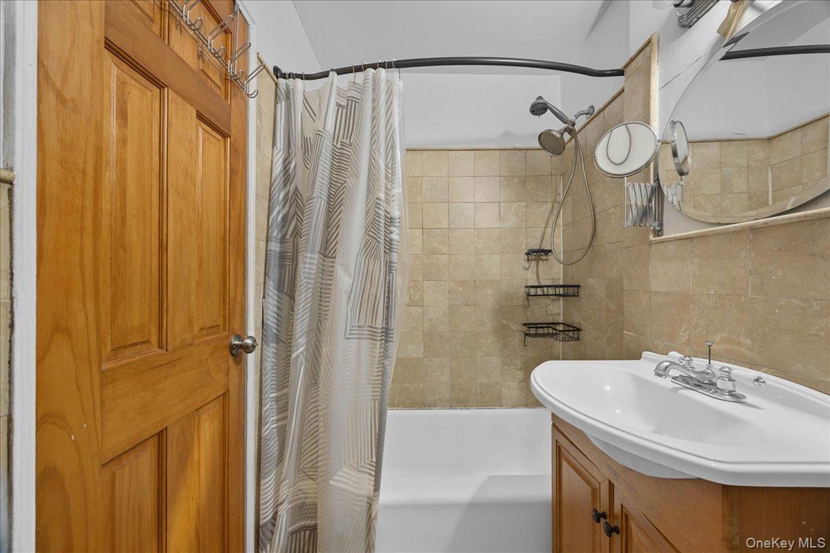 3176 Decatur Avenue 3a Property Photo 17