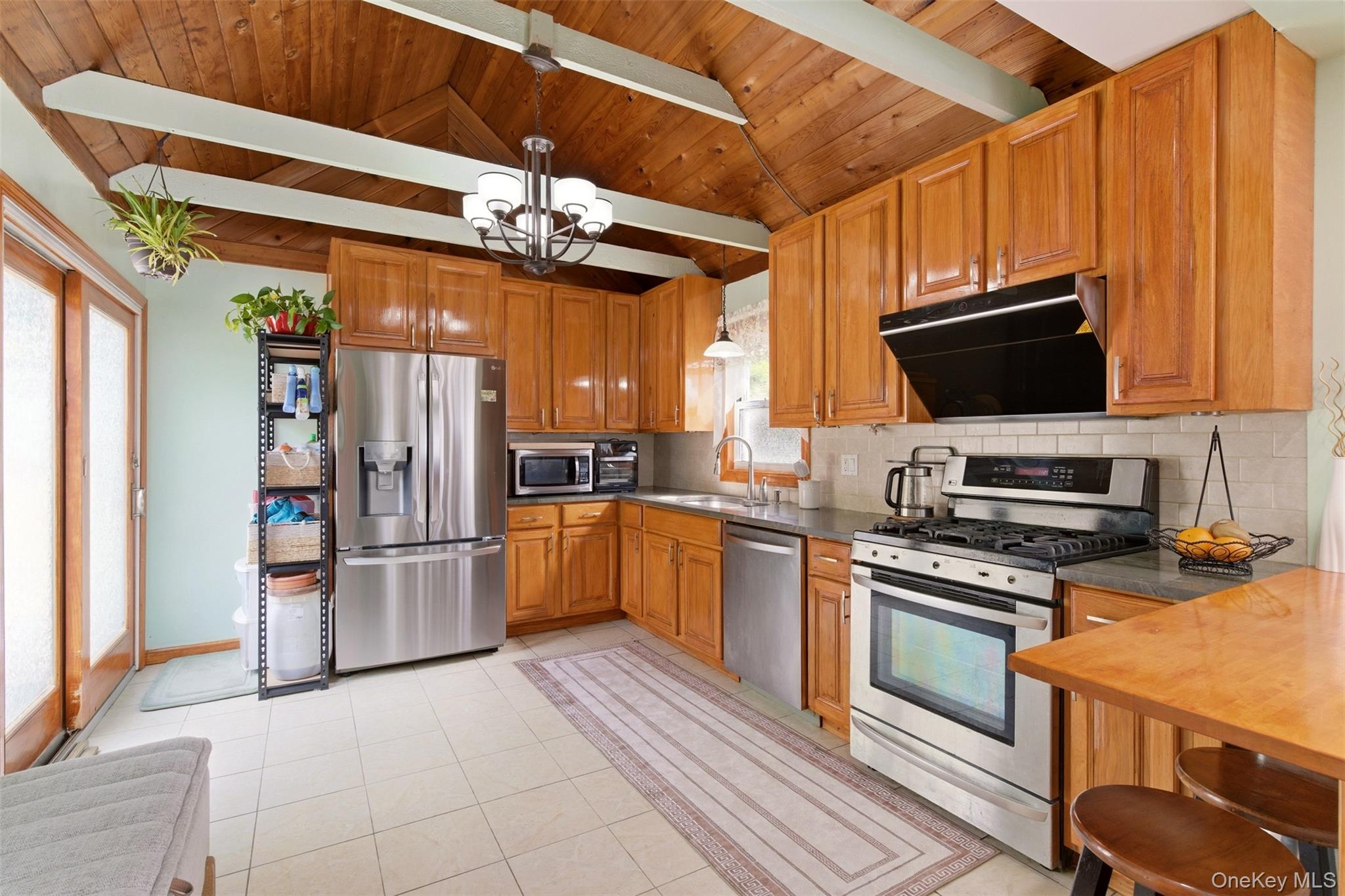 319 38th Road Property Photo 13