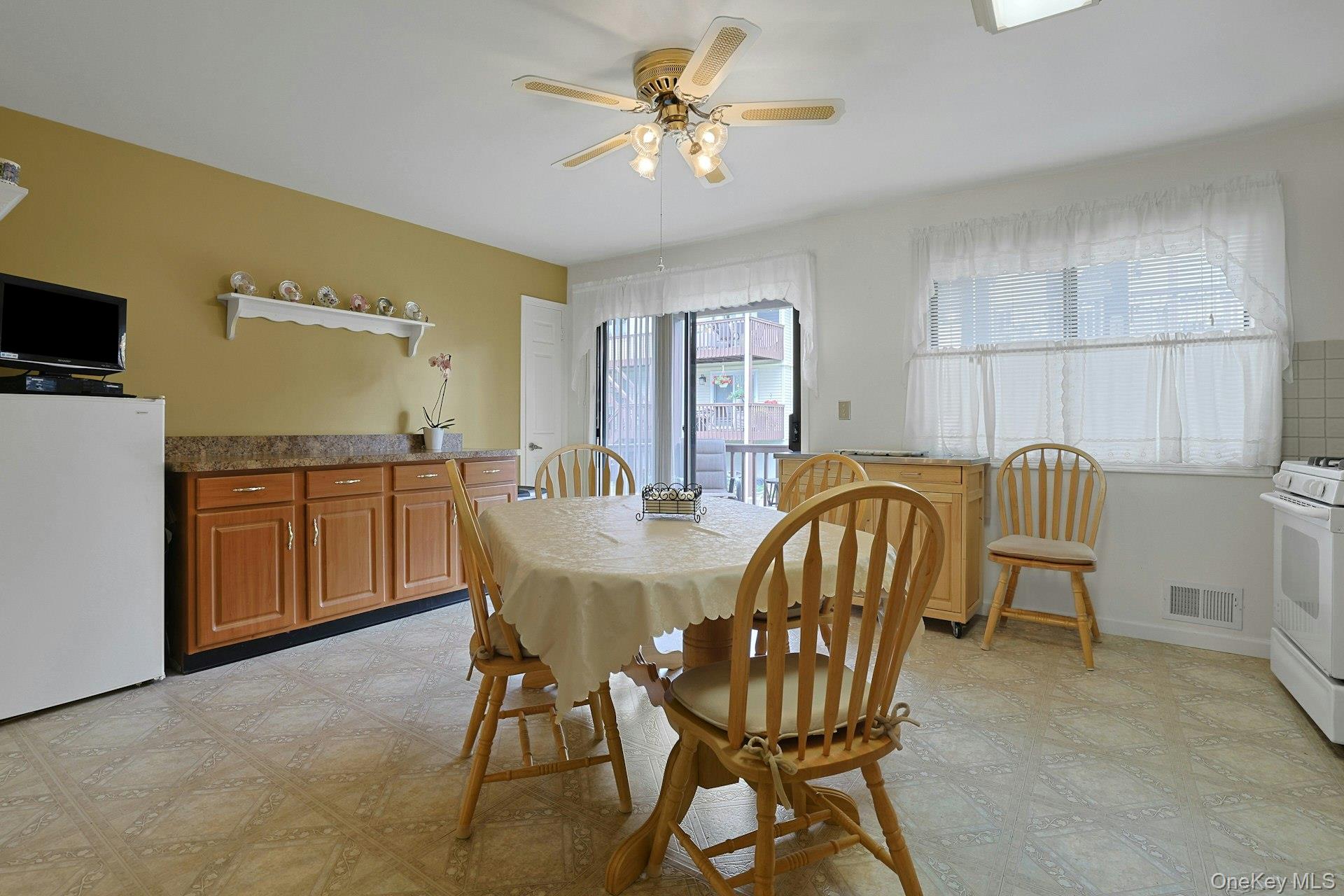 25 College Avenue 111 Property Photo 9