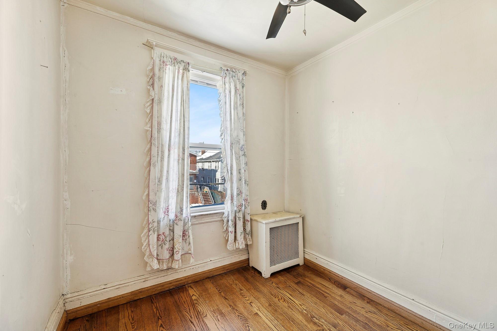 4363 160th Street Property Photo 3