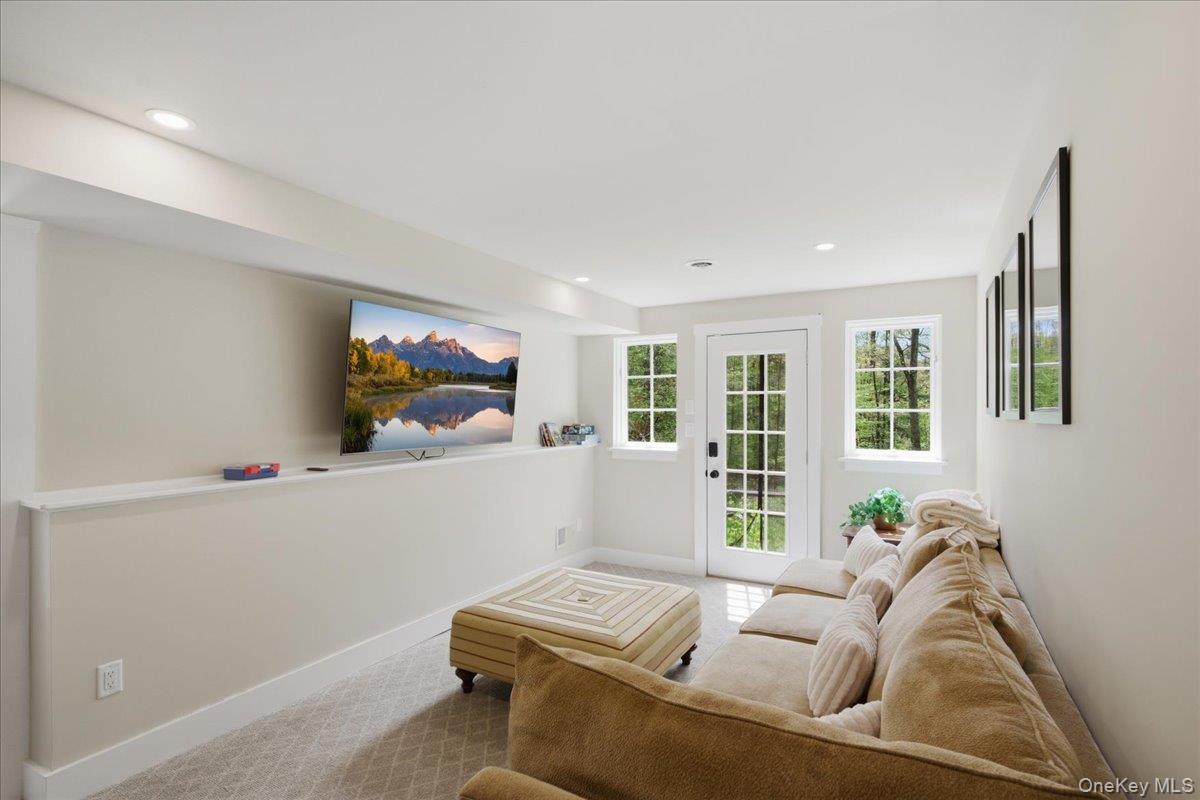100 Southard Road Property Photo 32