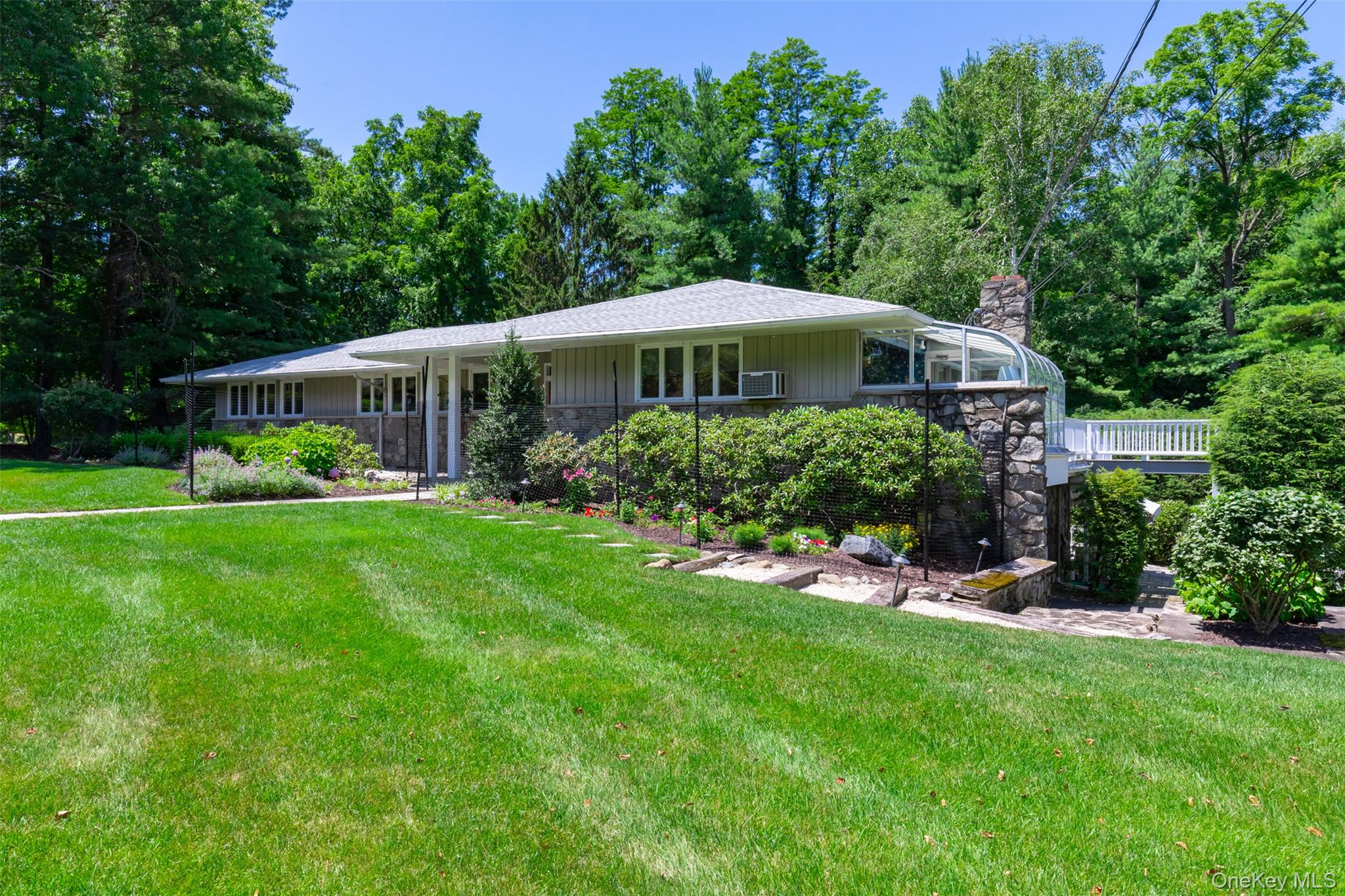 42 Yates Boulevard Property Photo 1