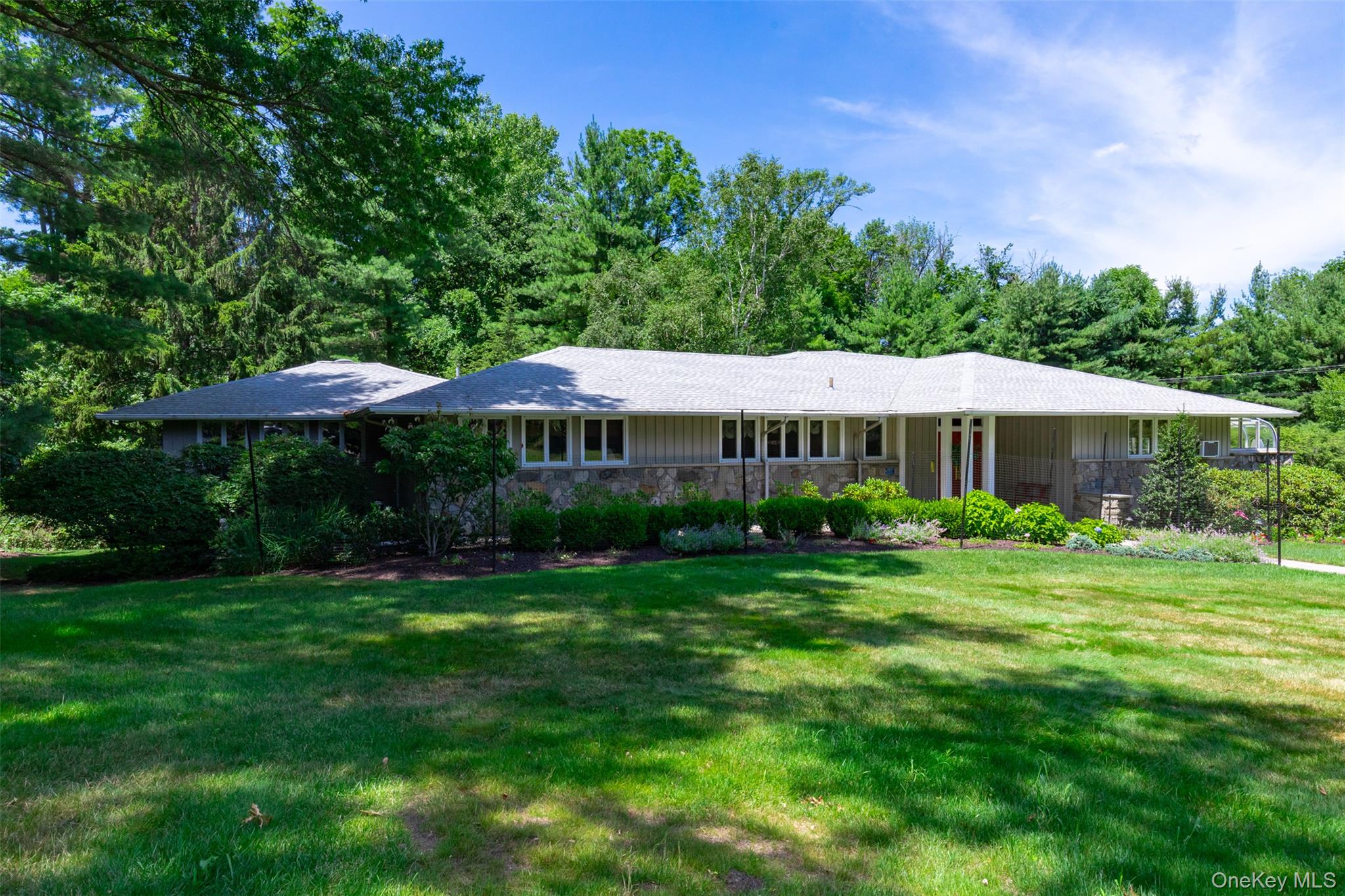 42 Yates Boulevard Property Photo 2