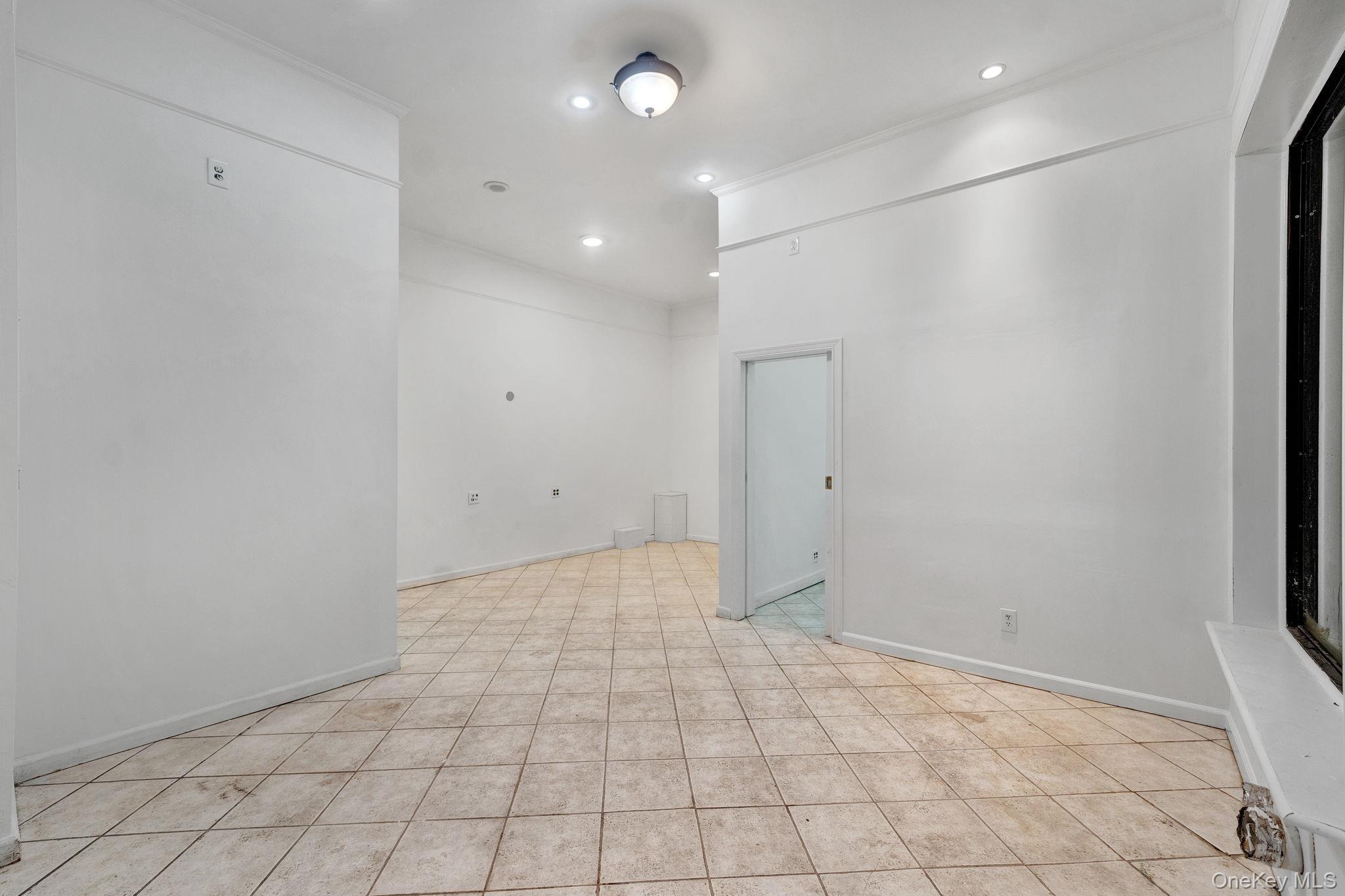230-02 S Conduit Avenue Property Photo 14