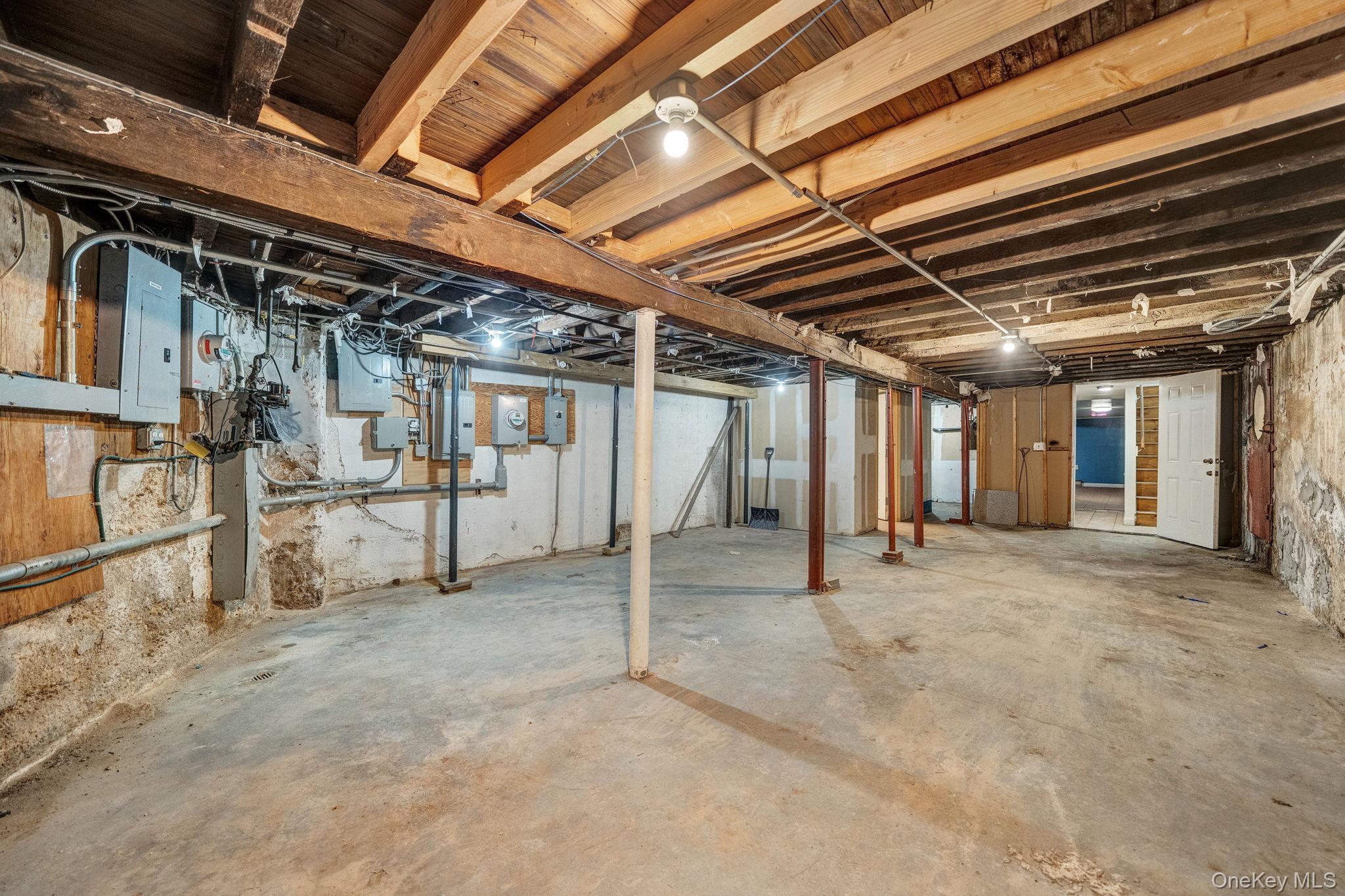230-02 S Conduit Avenue Property Photo 19
