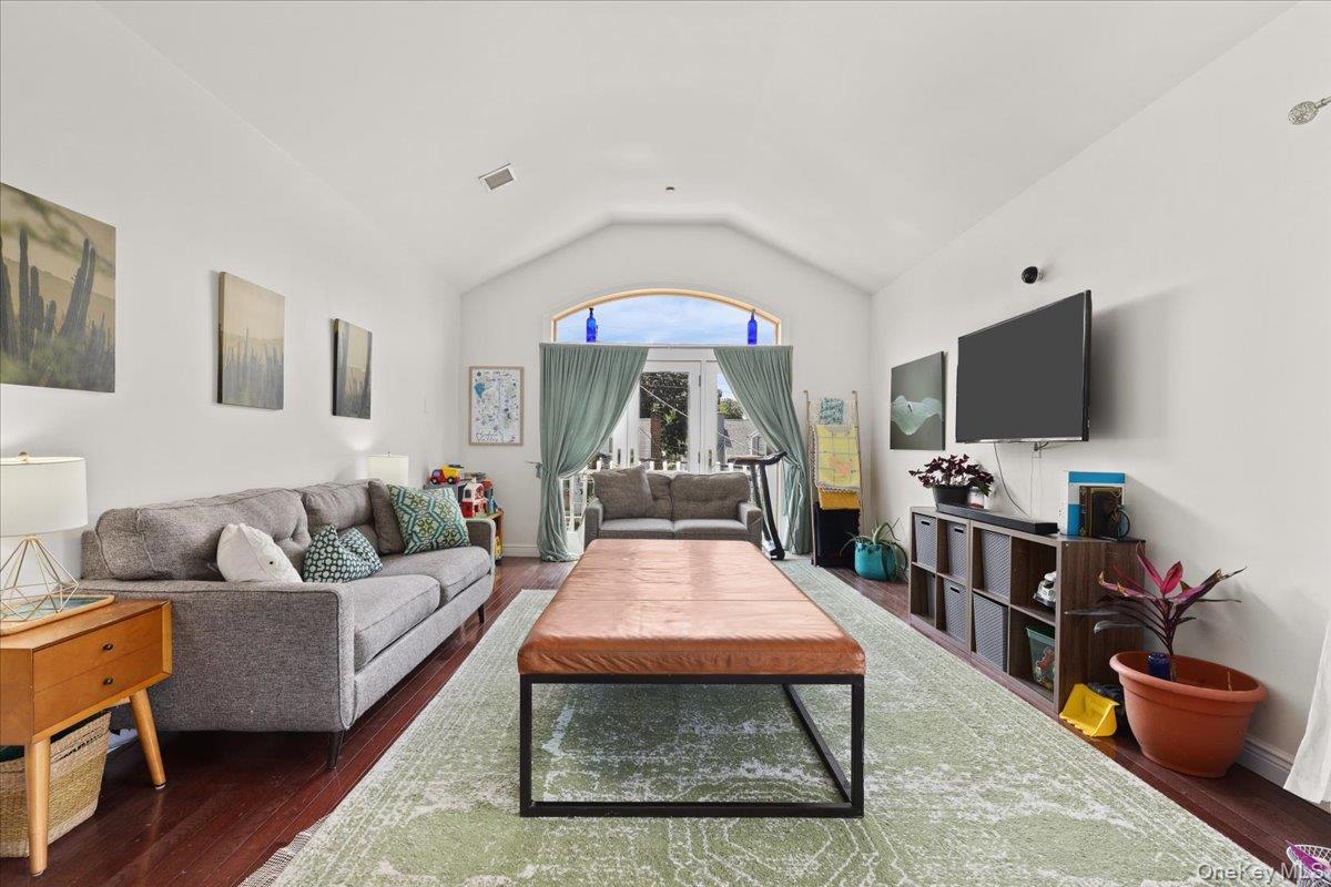 79 Tier Street Property Photo 7