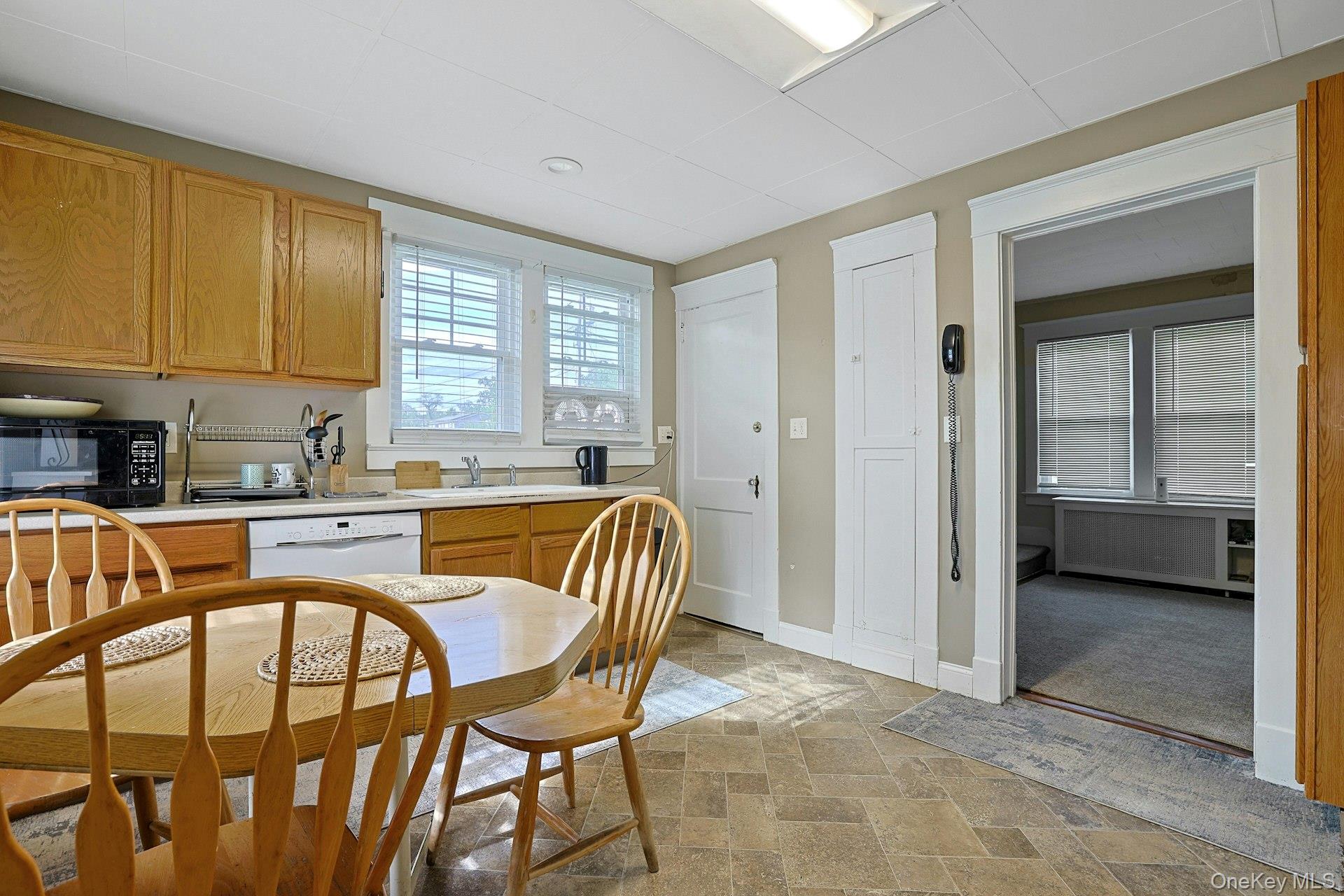 65-69 N Grant Avenue 65 Property Photo 4