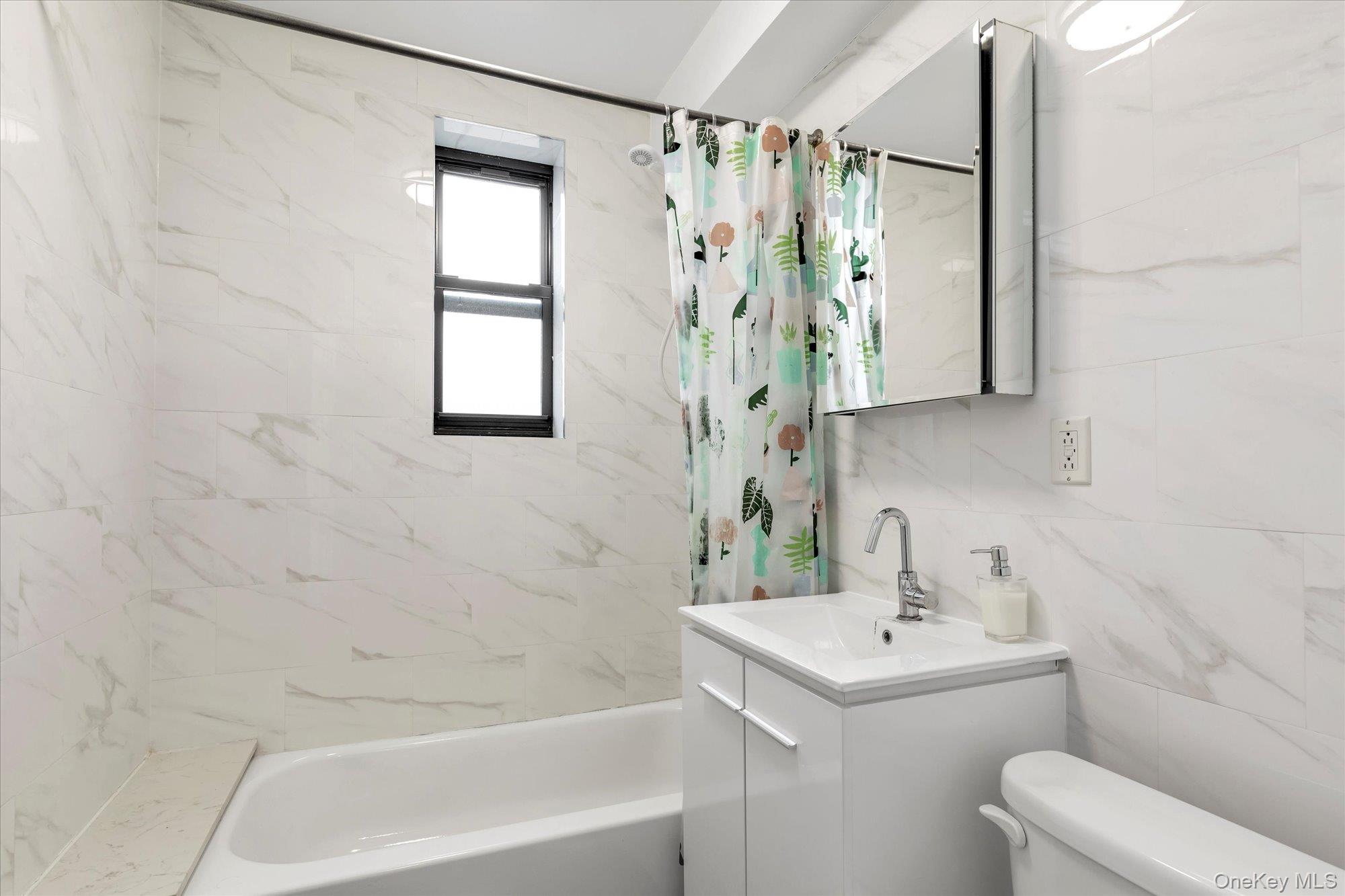 92-11 35th Avenue 5e Property Photo 12