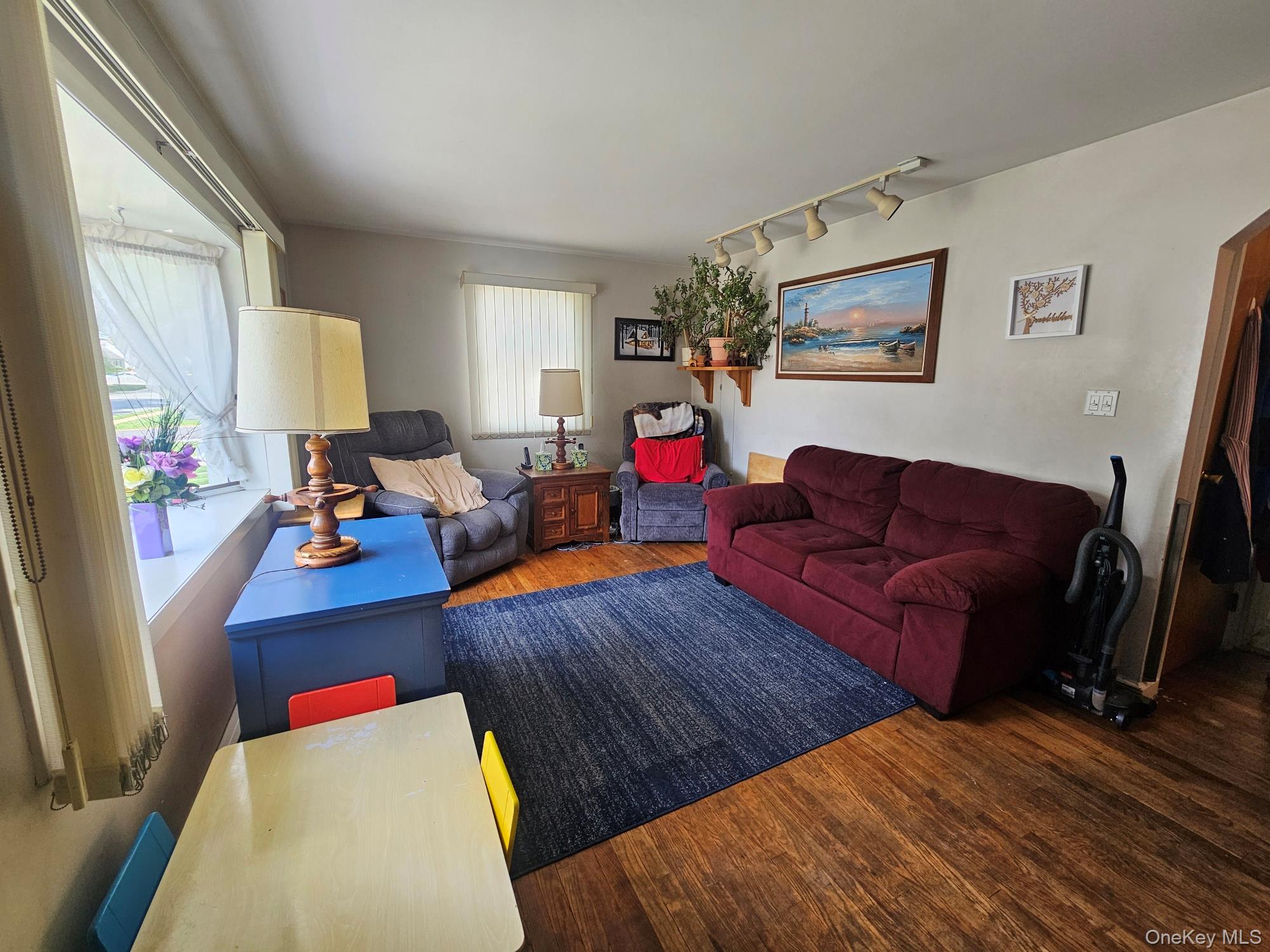 2207 Maple Street Property Photo 3