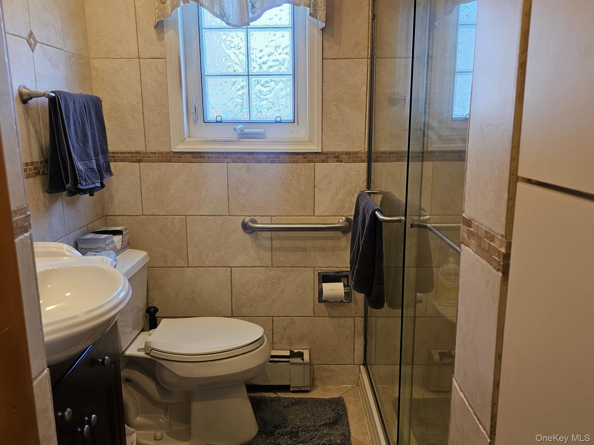 2207 Maple Street Property Photo 9