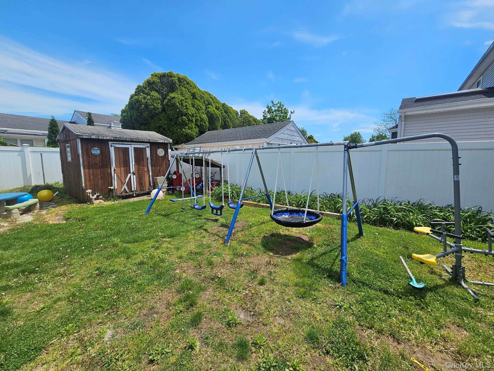 2207 Maple Street Property Photo 27